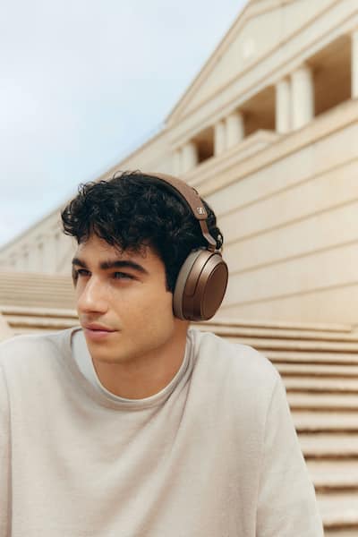 Sennheiser MOMENTUM 4 Wireless Adaptive Noise Canceling Over The Sennheiser MOMENTUM 4 Wireless Adaptive Noise Canceling Over The