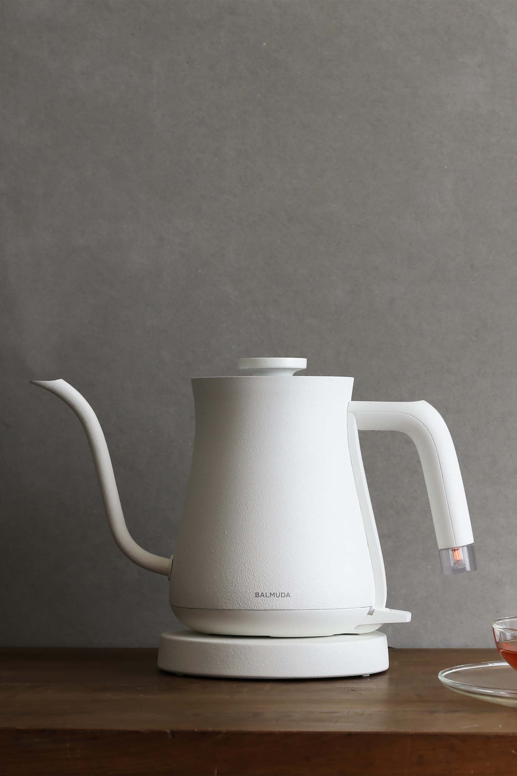 Alt View 1. Balmuda - BALMUDA The Kettle - White.