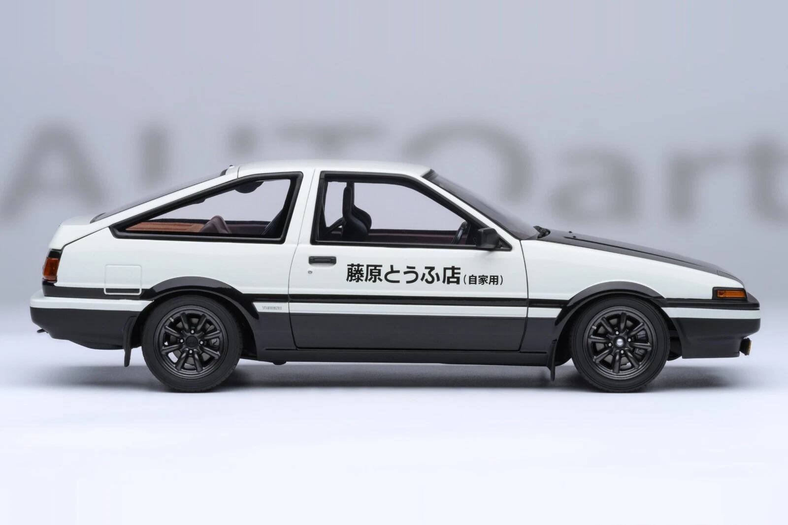 Alt View 6. Autoart - Toyota Sprinter Trueno (AE86) RHD Project D Final Ver. White w/Carbon Hood Initial D 1995-2013 1/18 Model Car by Autoart.