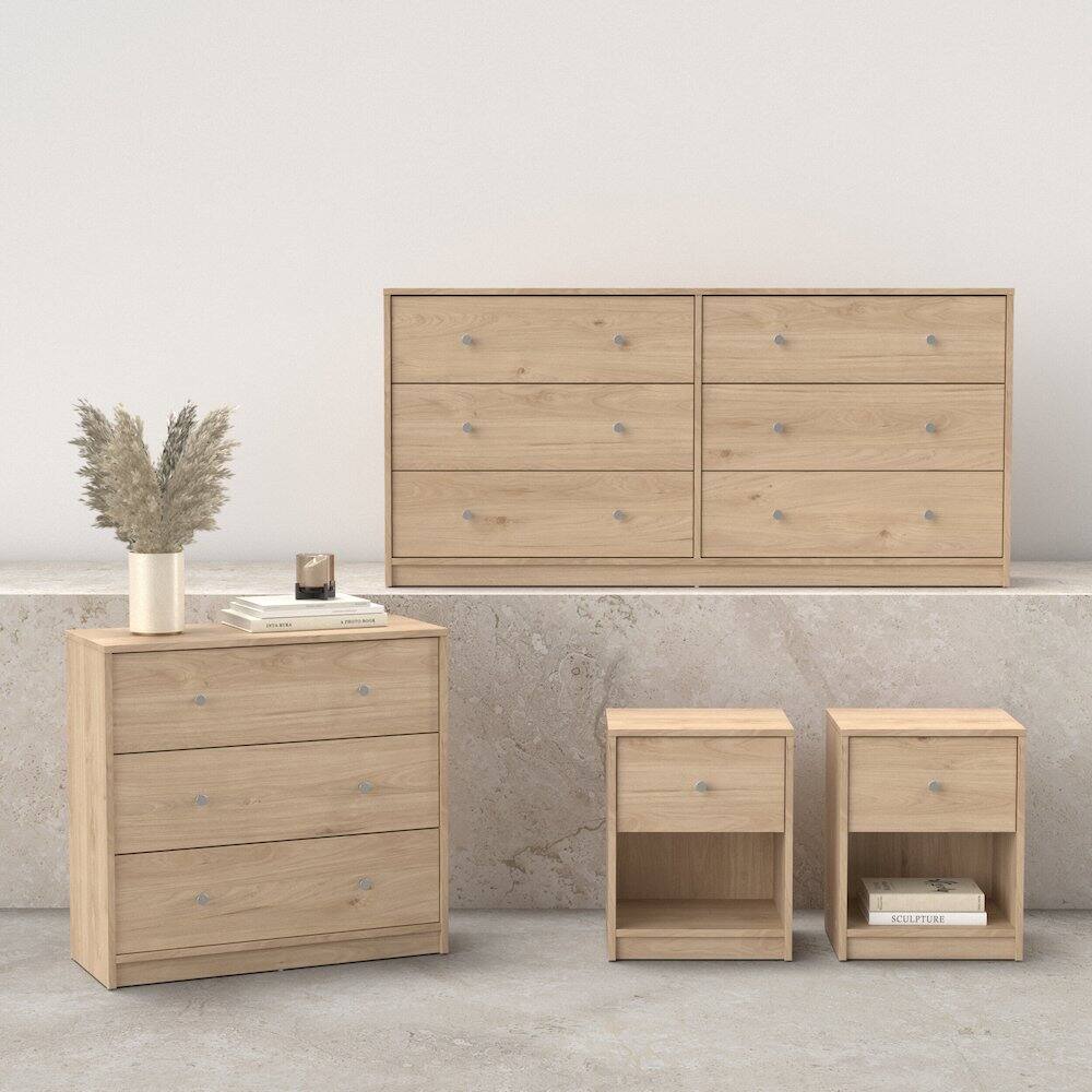 Angle. Tvilum - 4-Piece Bedroom Set - Brown.