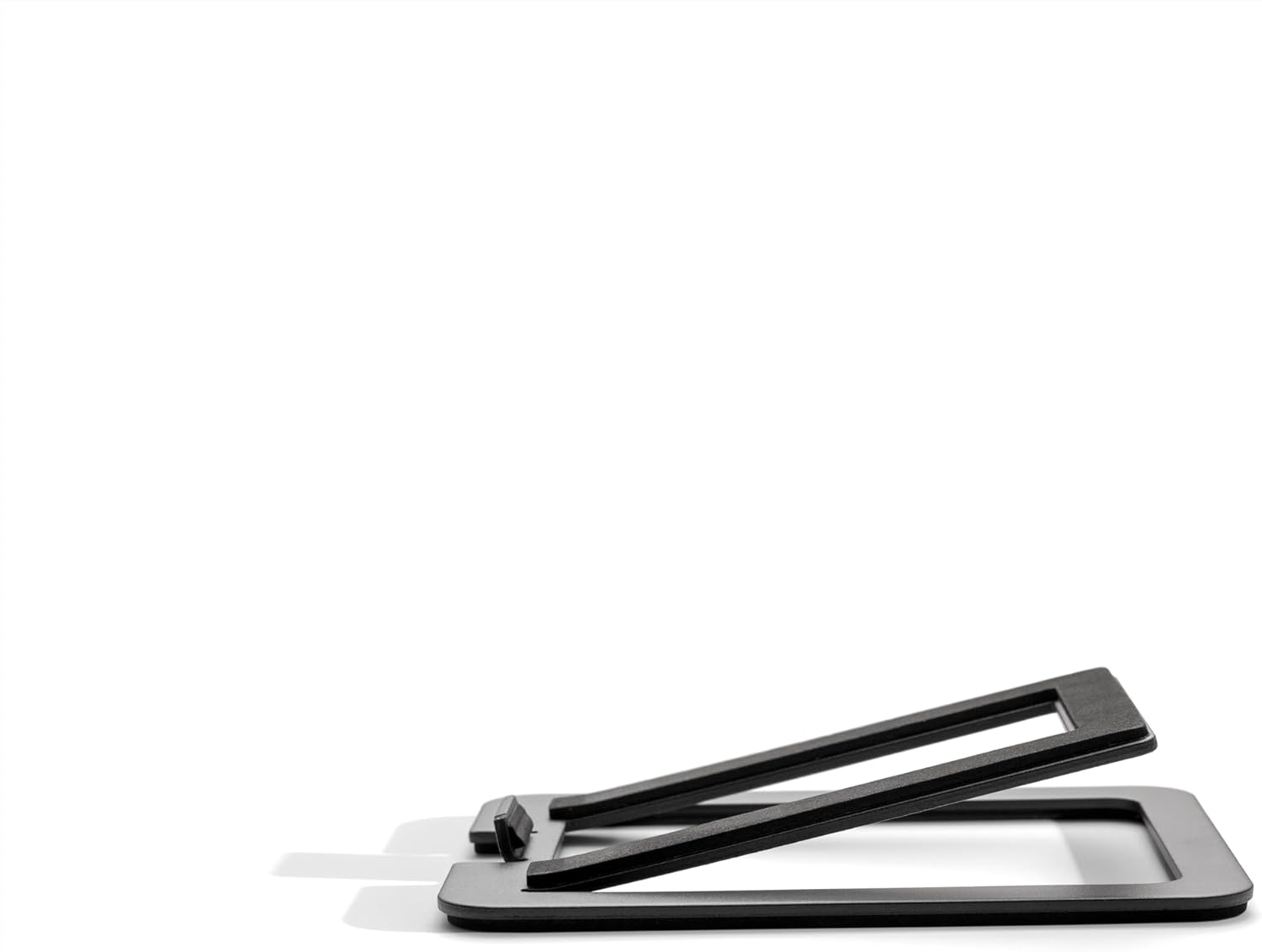 Angle. Audioengine - DS2M Desktop Stands - Black.