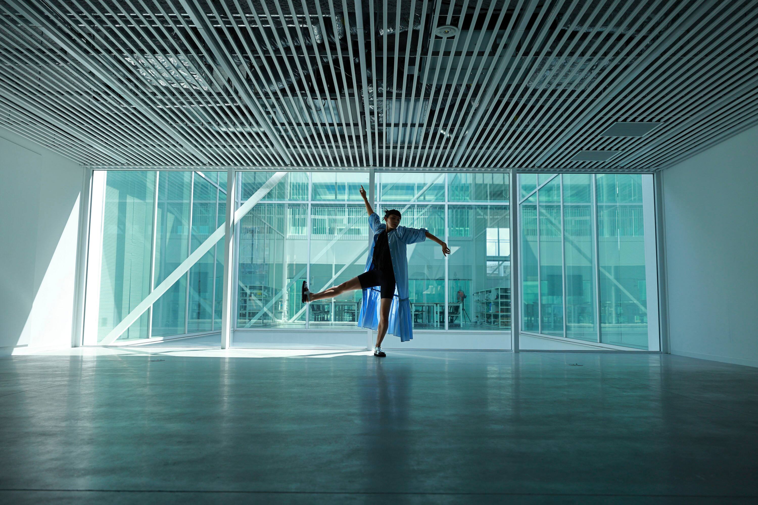 Alt View 14. Canon - RF16-28mm F2.8 IS STM Wide-Angle Zoom Lens for EOS R-Series Cameras - Black.