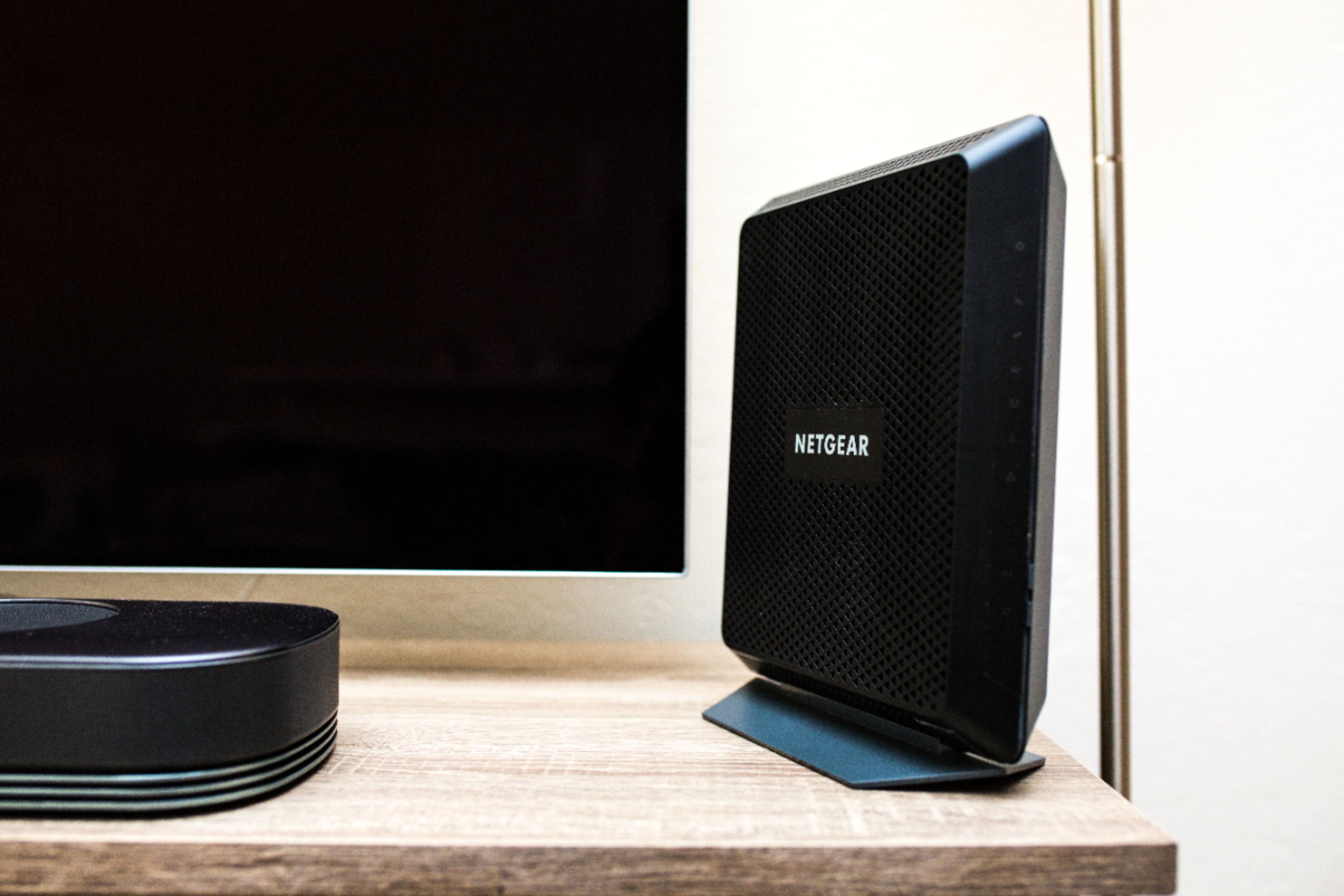 NETGEAR - Nighthawk Dual-Band AC1900 Router with 24 x 8 DOCSIS 3.0