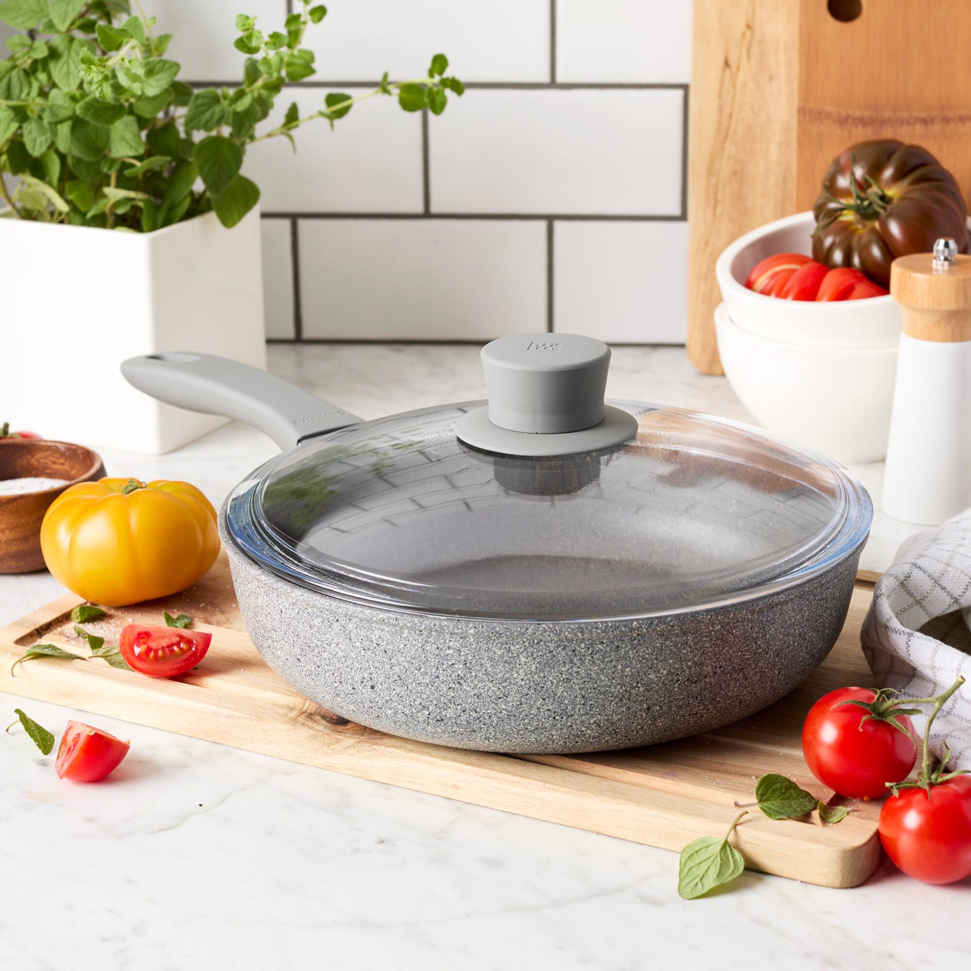 Alt View 4. ZWILLING - ZWILLING Parma Plus 2.6-qt Aluminum Nonstick Sauté Pan with Lid - Grey.