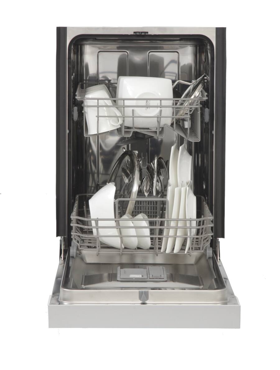 Left. Kucht - 18 in. Front Control Dishwasher in Stainless Steel with Stainless Steel Tub and Multi-Filter System - Stainless Steel.