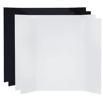 Front. V-FLAT WORLD - V-FLAT WORLD Tabletop V-Flat Large (3'x4'), 4-Pack, 2-White & 2-Black.