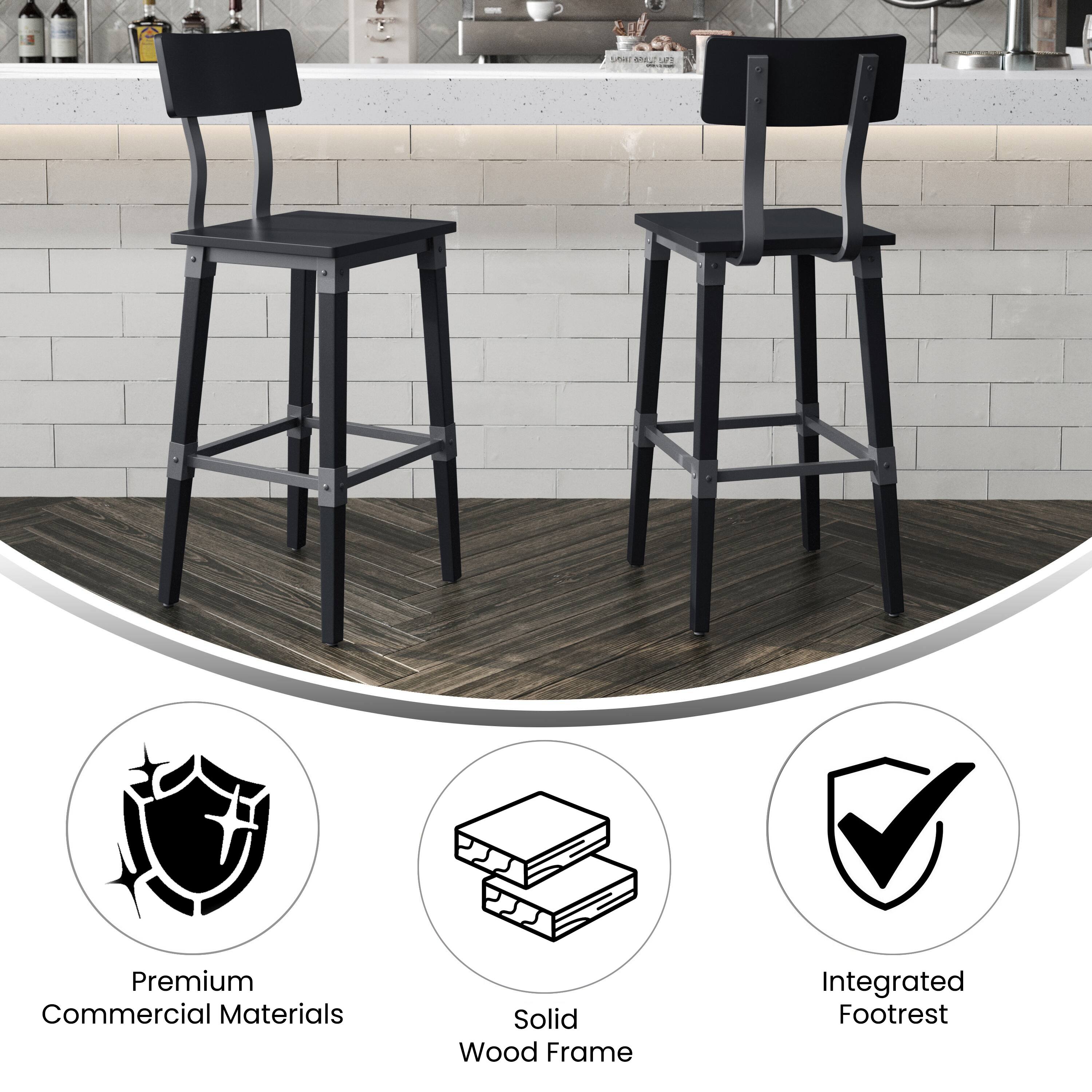 Premium Commercial Materials  
Solid Wood Frame  
Integrated Footrest