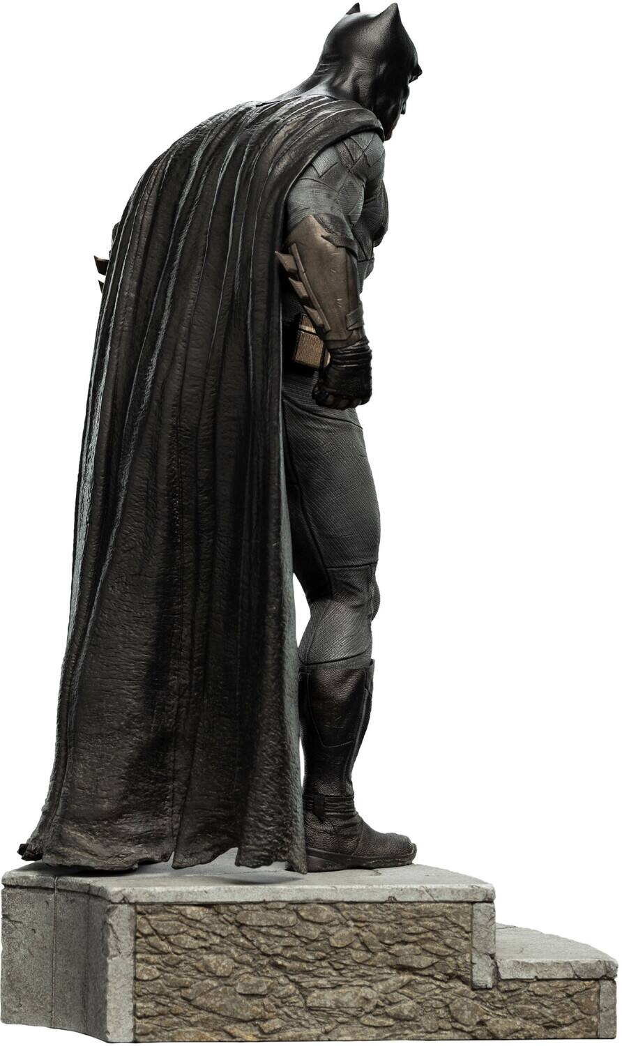 Alt View 3. Weta Workshop - WETA Workshop Polystone - Justice League (Zack Snyder) - Trinity Series - Batman 1:6 Scale Statue   - Collectibles - Multicolor.