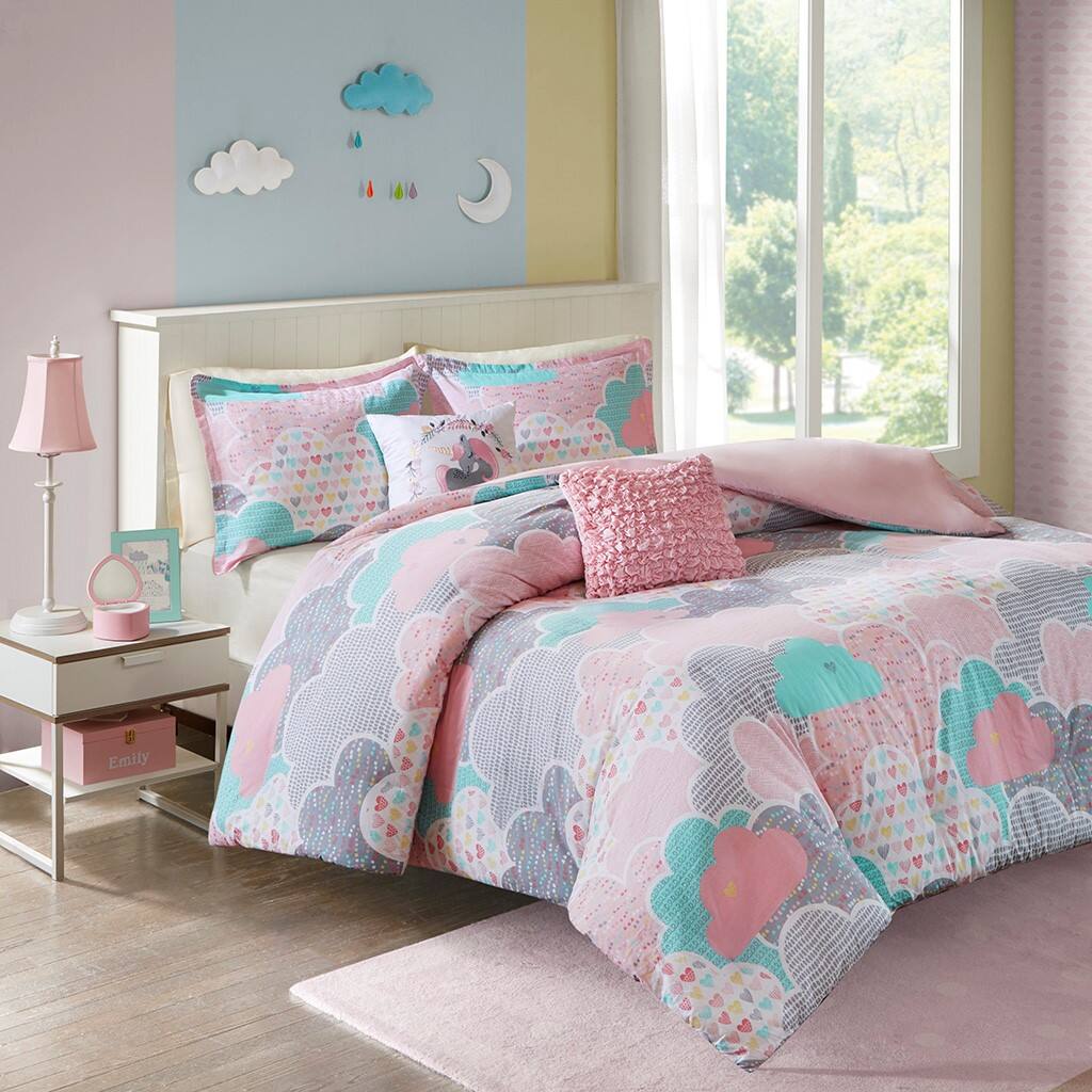 Alt View 1. Gracie Mills - Gracie Mills Eowyn Cotton Printed Duvet Cover Set - Pink.