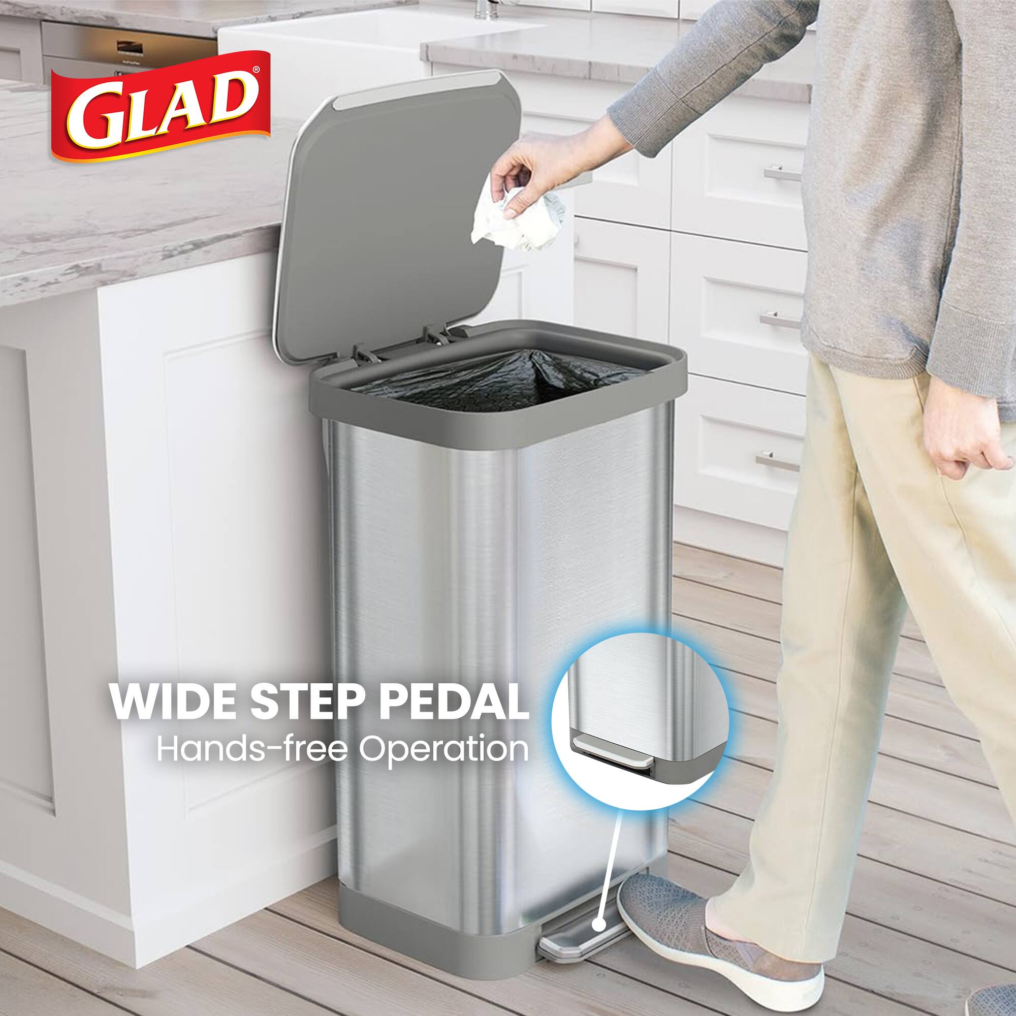 GLAD  
WIDE STEP PEDAL  
Hands-free Operation