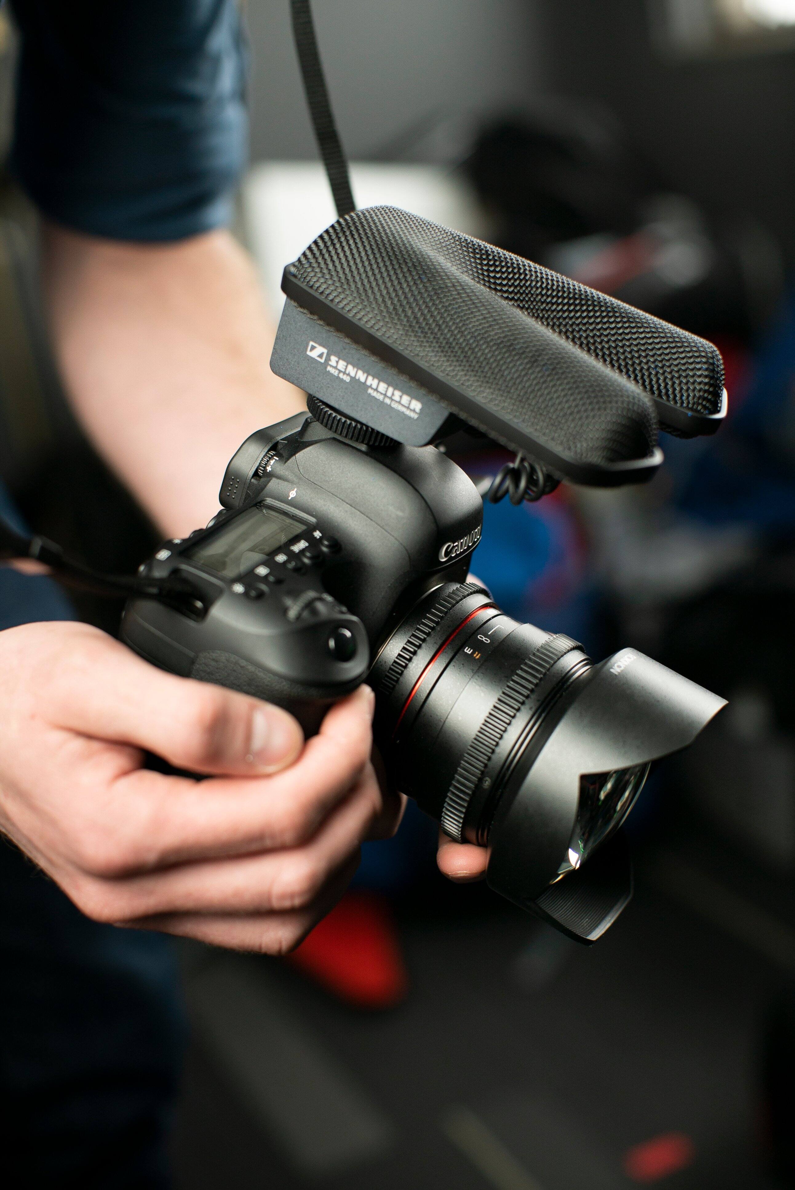 The text on the image reads: "Sennheiser HAE 80 MONOPLANAR e + 80 3".