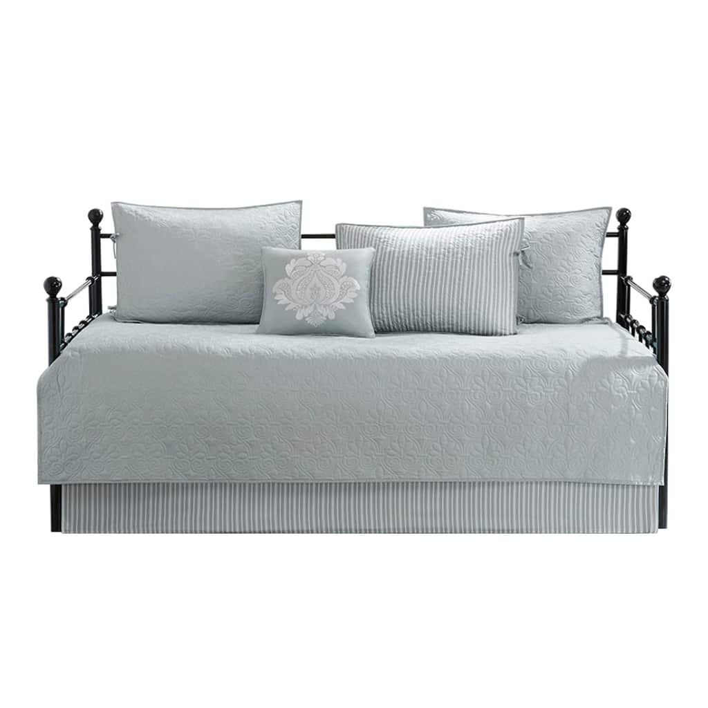Gracie Mills - Sandy 6-Piece Cottage-Inspired Reversible Daybed Cover Set - Gray