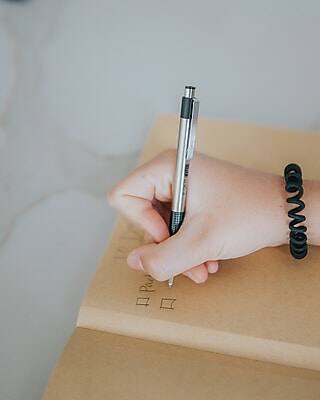 Alt View 3. Zebra - Zebra F-301 Retractable Ballpoint Pens, Fine Point, 0.7mm, Black Ink, Dozen (ZEB27110) - Black.