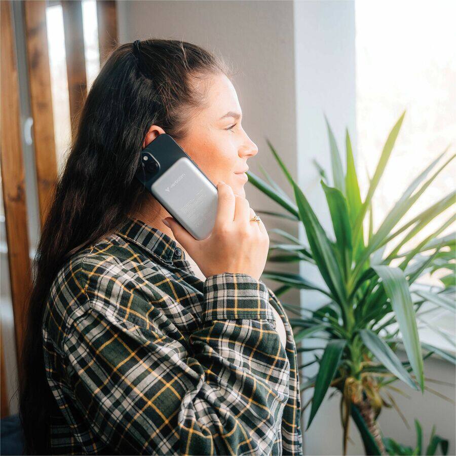 Alt View 3. Verbatim - Verbatim Charge 'n' Go Magnetic Wireless Power Bank 10000 mAh - Blue - 10000 mAh - 20 W - USB Type-C Connector - 1 x USB.