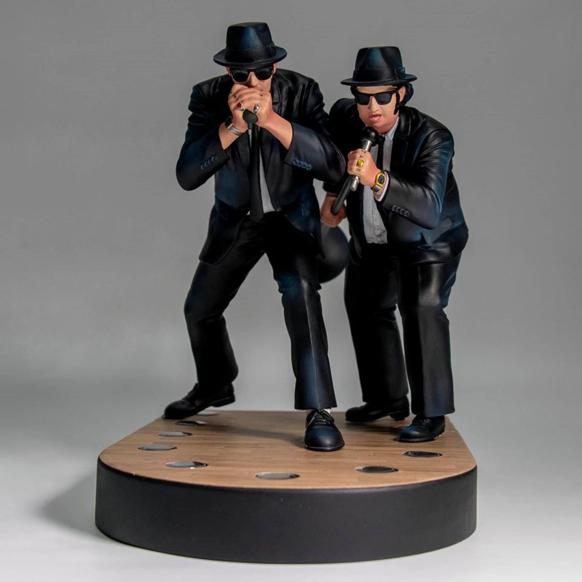 Alt View 5. SD Toys - The Blues Brothers Jake and Elwood 7-Inch Figure Set With Light-Up Stage - Black.
