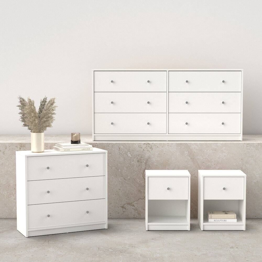 Angle. Tvilum - 4-Piece Bedroom Set - White.