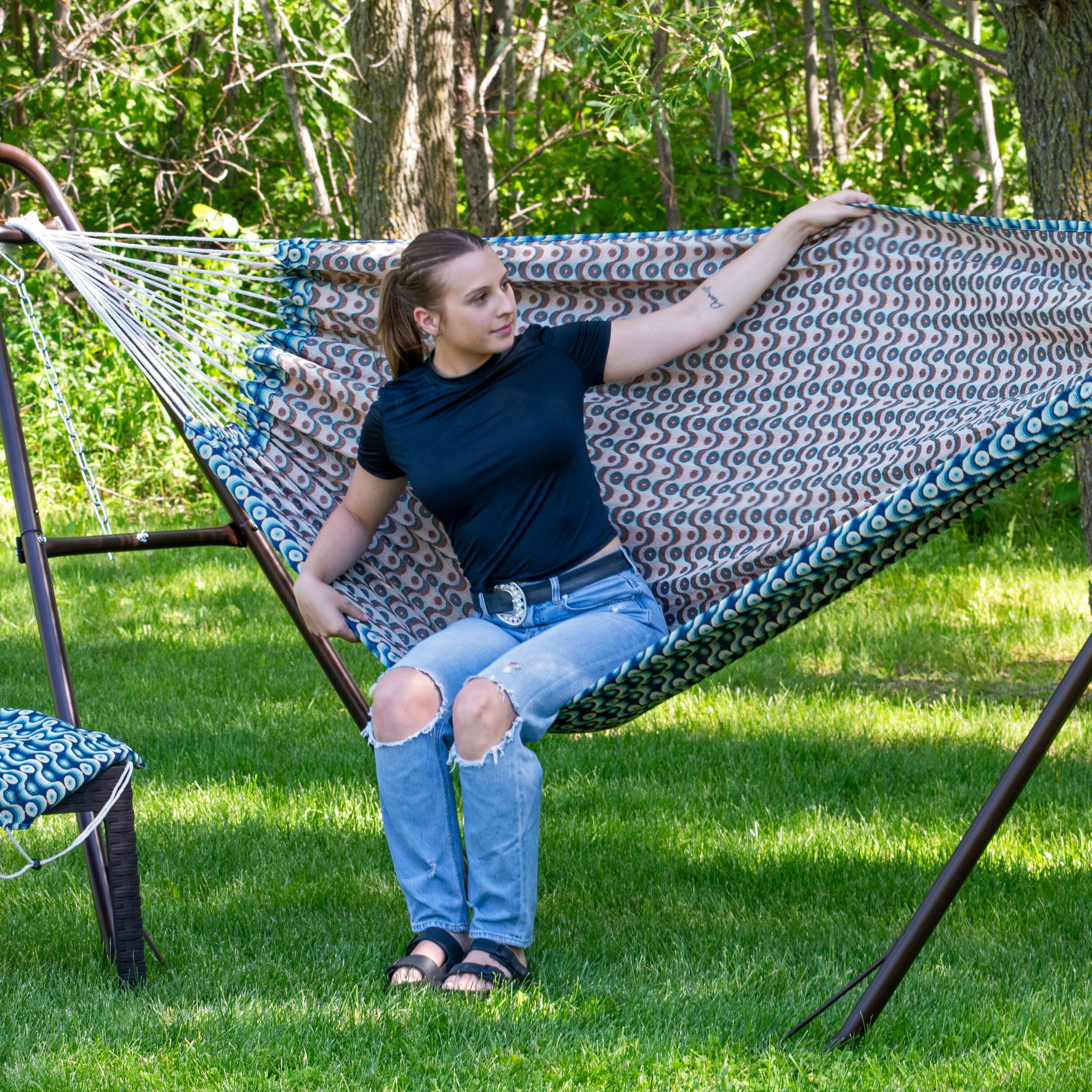Alt View 4. Sunnydaze - 2-Person Polyester Jacquard Double Hammock - Retro Waves.