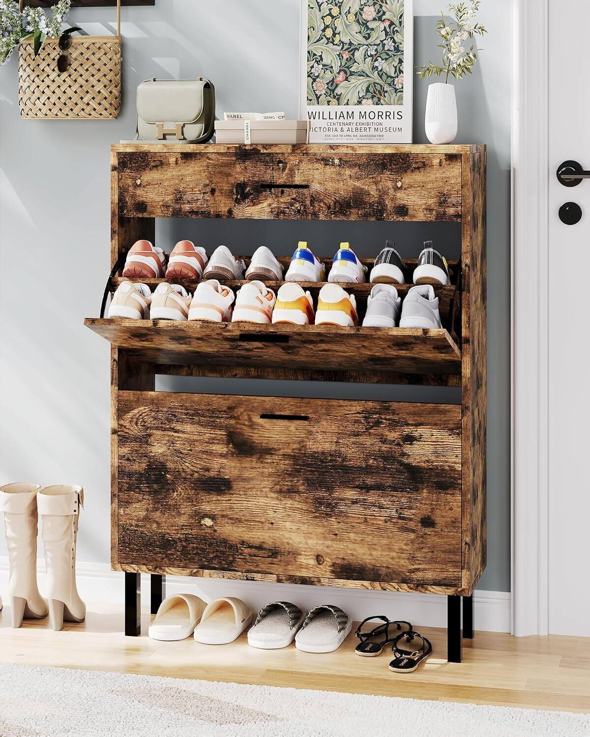 HANEL ZMANEL  
F WILLIAM MORRIS NTENARY CRMIBITION  
VICTORIA & ALBERT MUSEUM  
... CeN