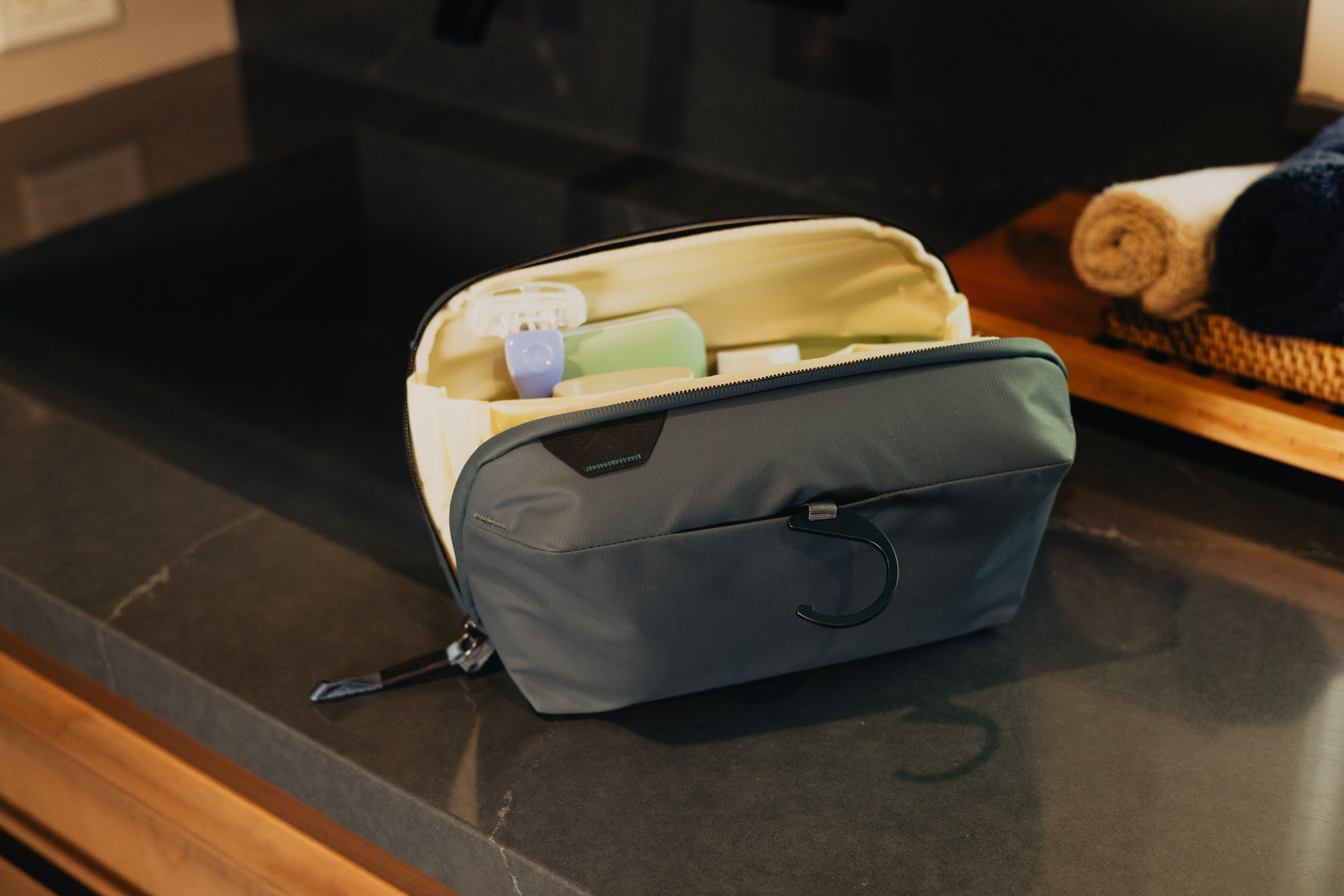 Back. Peak Design - Wash Pouch - Ocean.