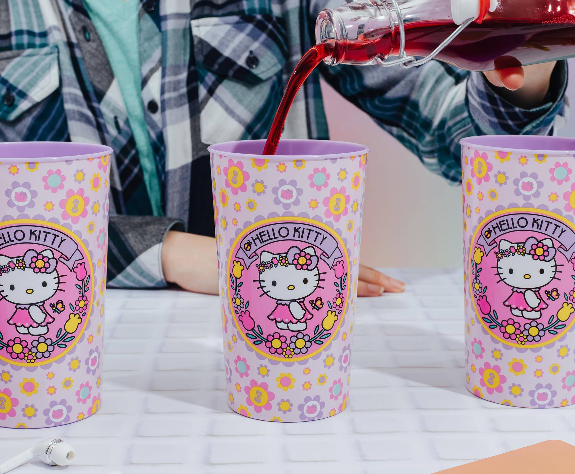 HELLO KITTY  
HELLO KITTY  
HELLO KITTY