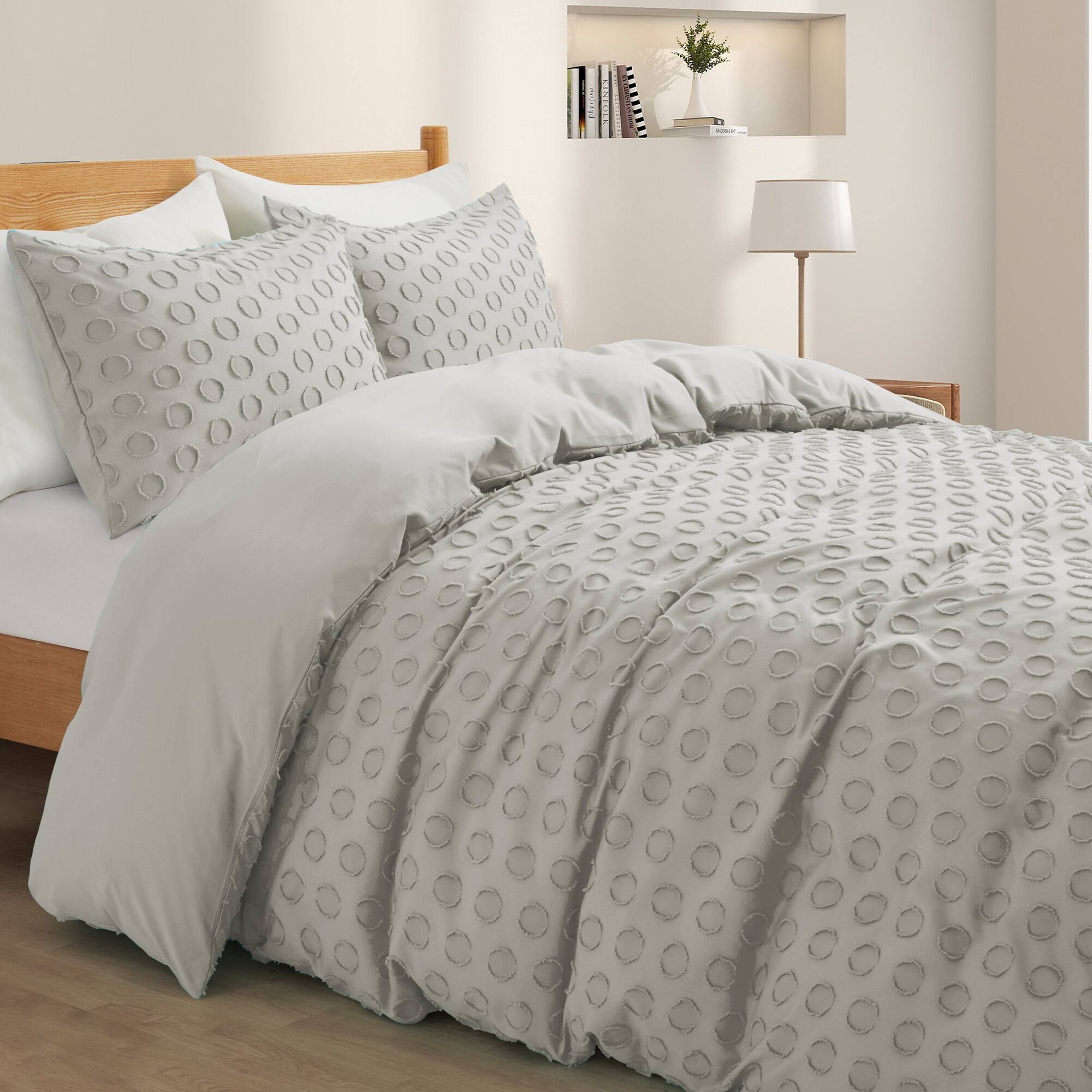 Angle. Peace Nest - Peace Nest Tufted Clipped Jacquard Geometric Duvet Cover & Pillowcase Set - Circle Light Gray.