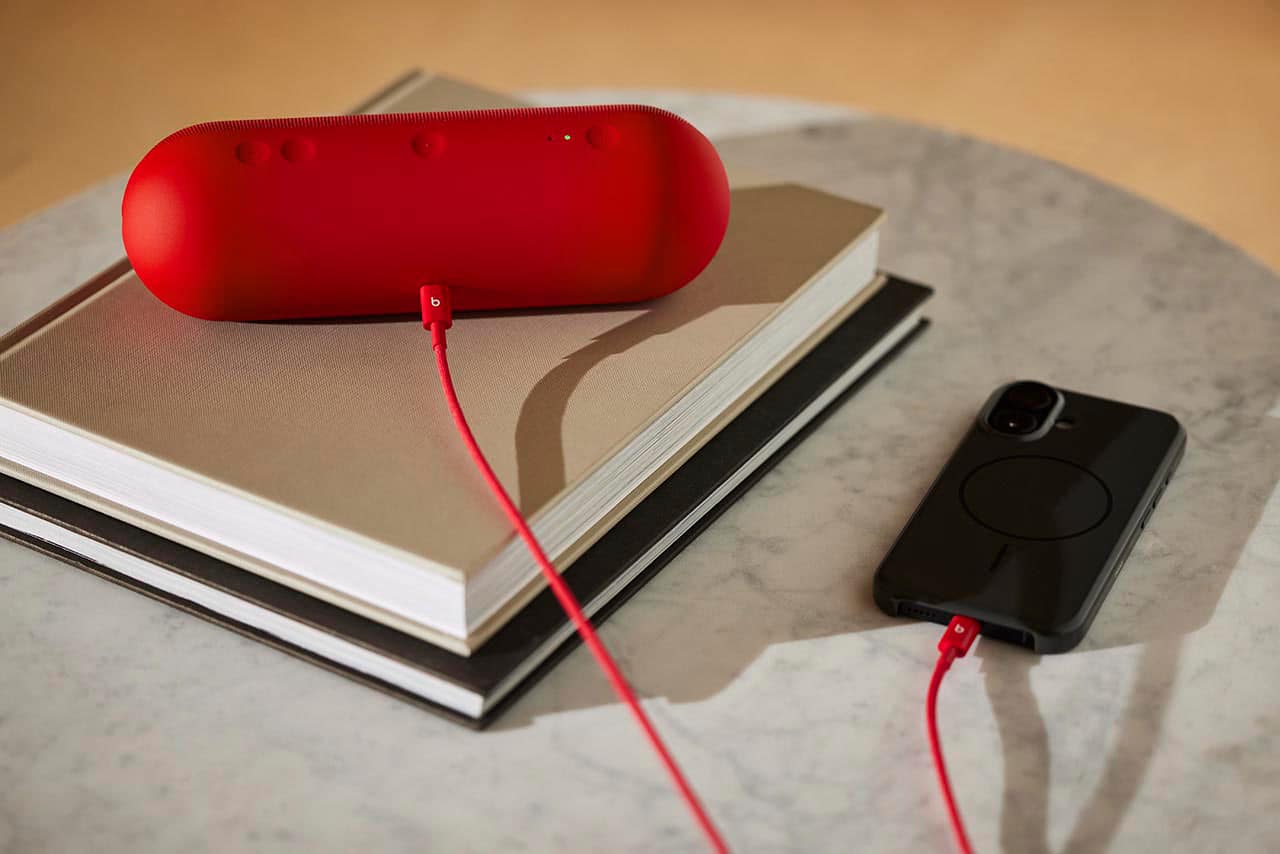 Alt View 17. Beats - 5' USB-C to USB-C Woven Cable - Rapid Red.