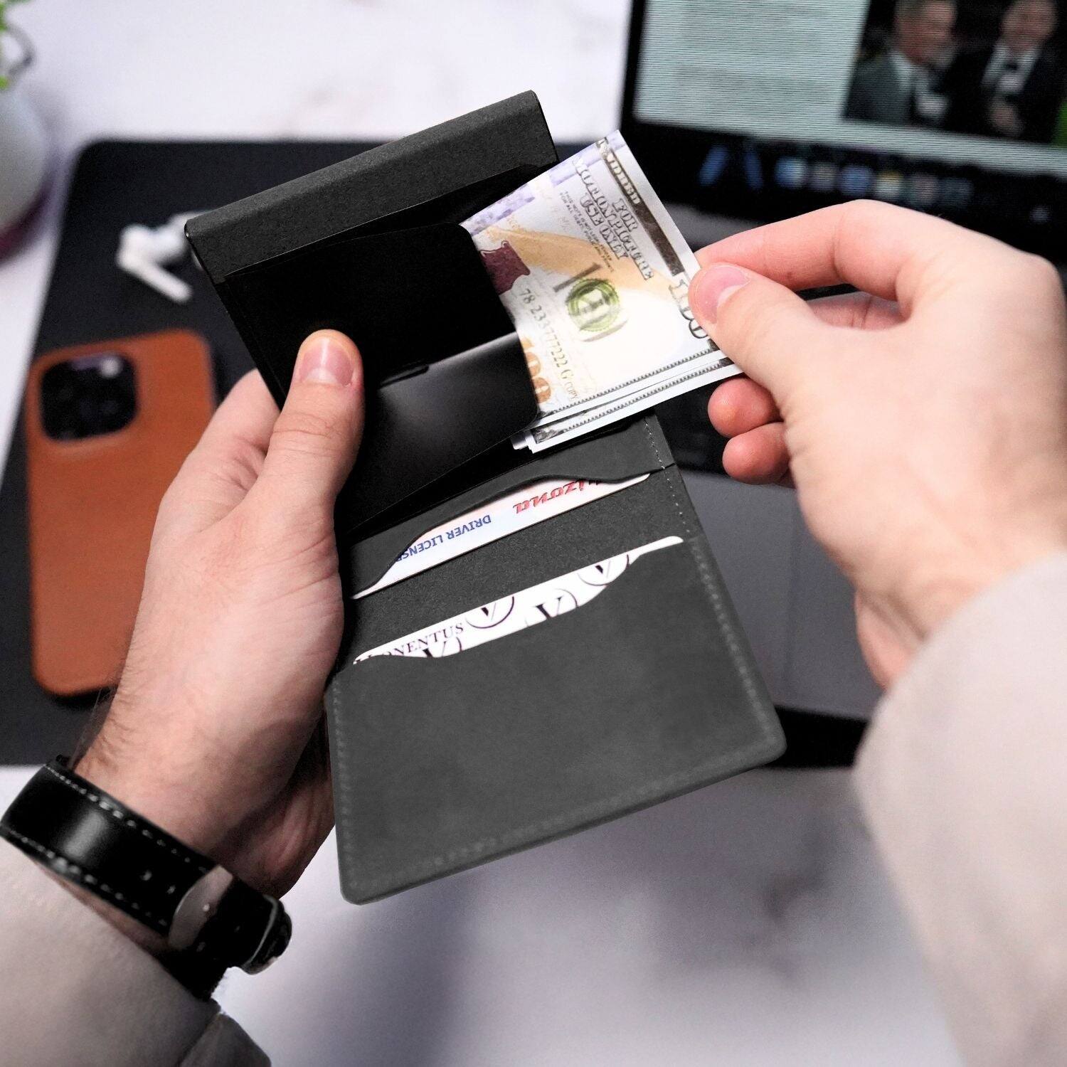 Sure, here is the corrected text:

"FOREX RCO Y0R U 2 UM PHIRIN KITSE 78 (DI M Gron zoHa DRIVER LICENS SENTUS"