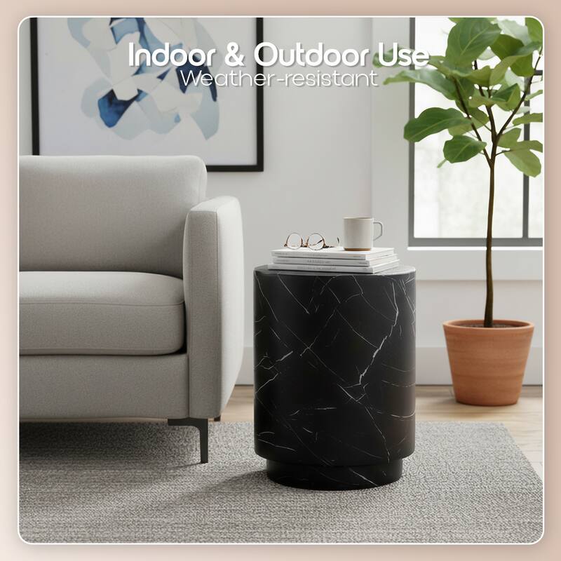 Indoor & Outdoor Use  
Weather-resistant