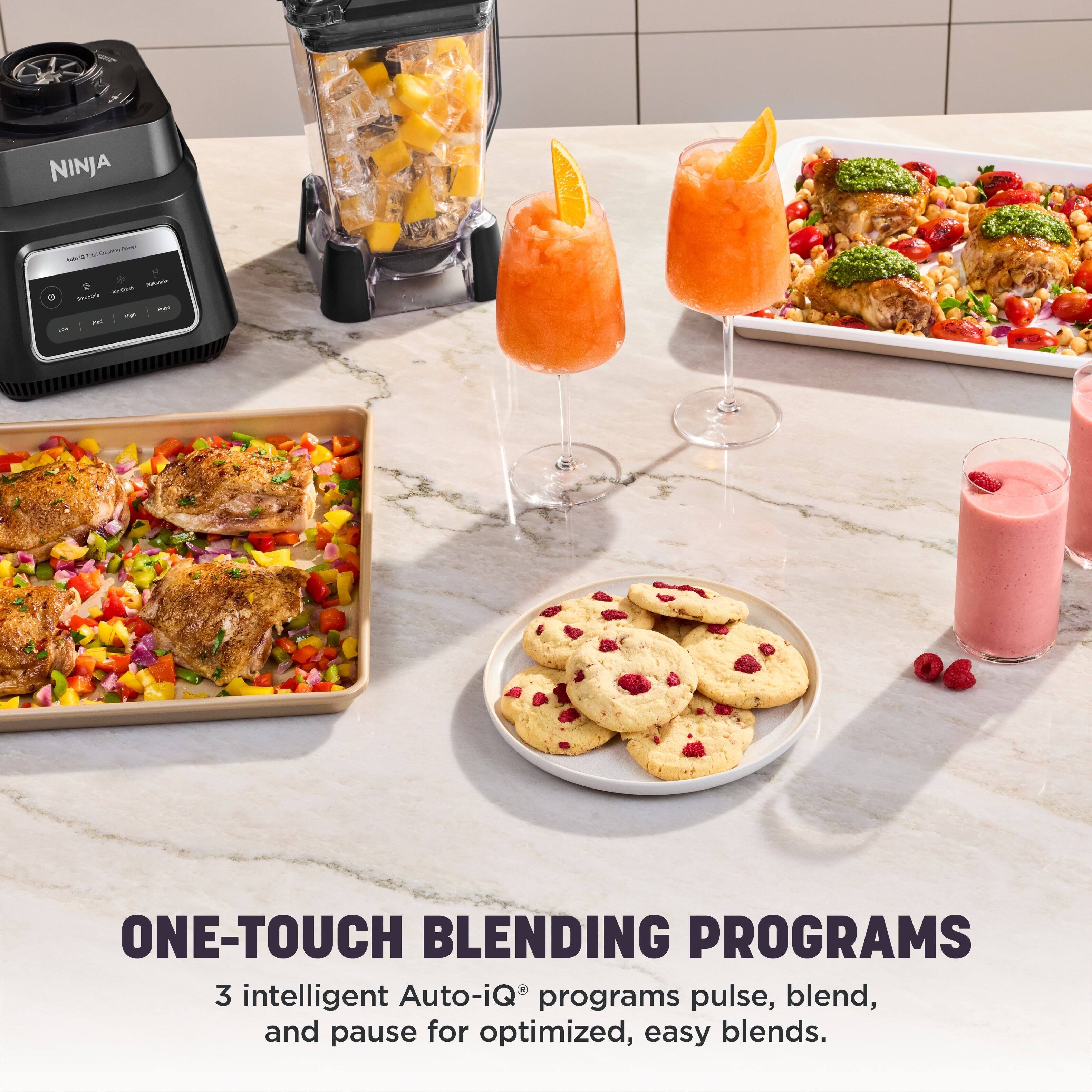 NINJA

ONE-TOUCH BLENDING PROGRAMS
3 intelligent Auto-iQ® programs pulse, blend, and pause for optimized, easy blends.