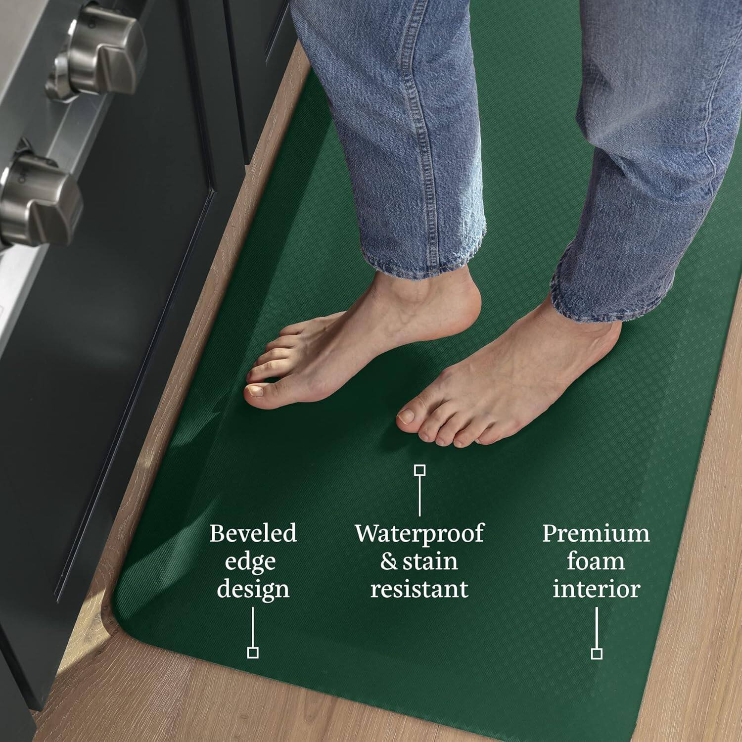 Beveled edge design  
Waterproof & stain resistant  
Premium foam interior