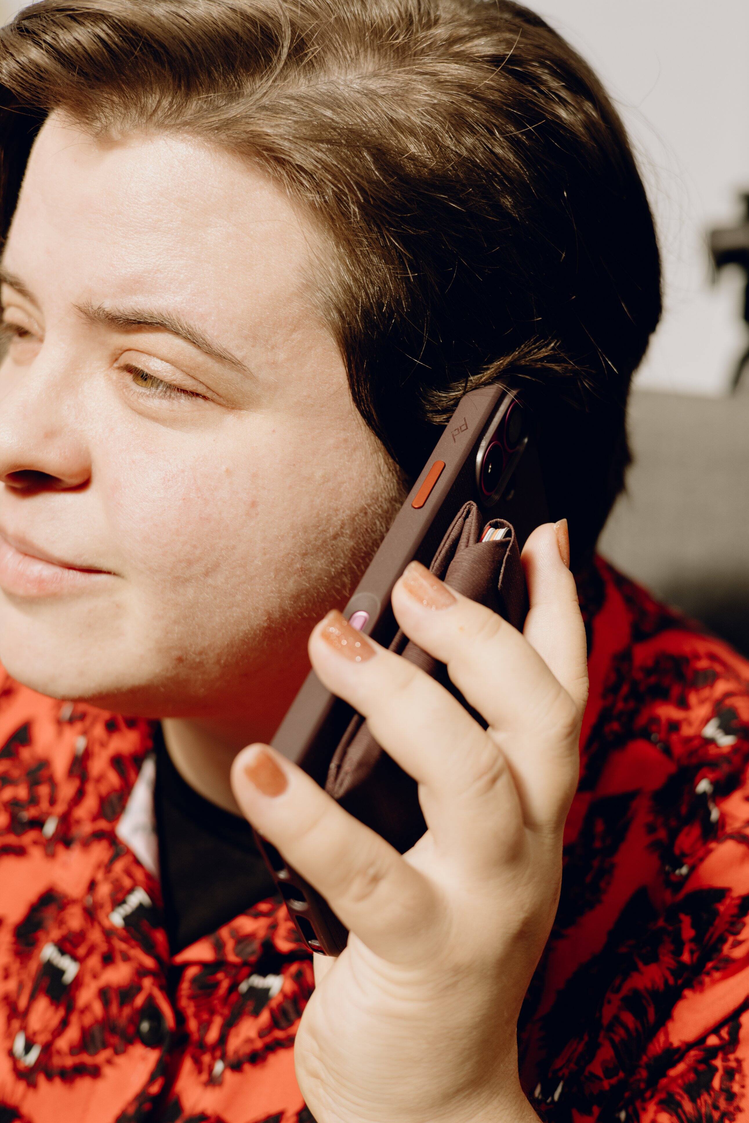 Alt View 3. Peak Design - Everyday Fabric Case for iPhone 16 Plus - Eclipse.