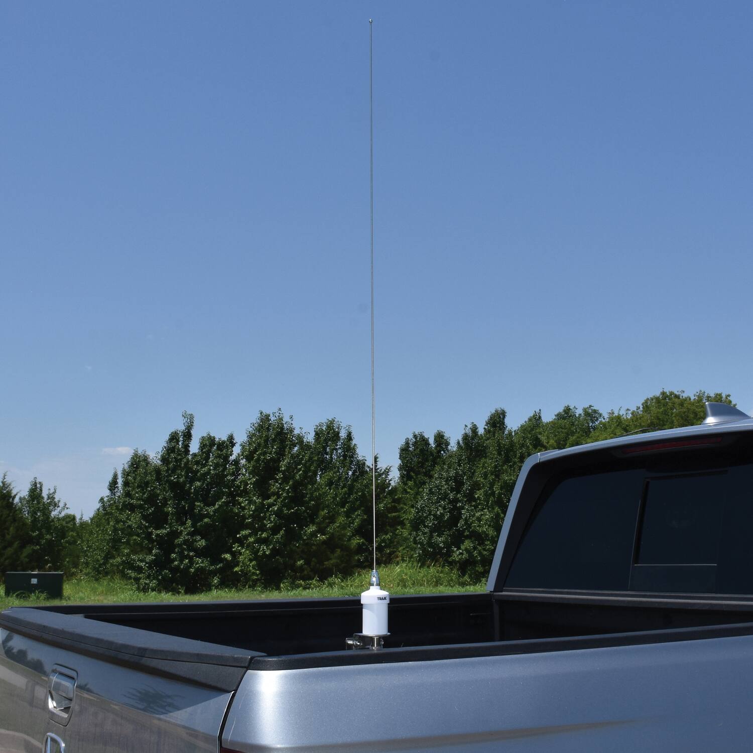 Left. Tram - Tram 1603 Vhf Marine Antenna - Black.