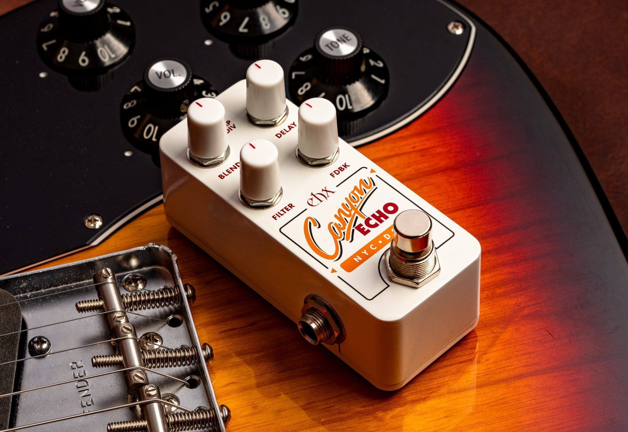 2 o 7 8 b OL VOL. 7 0 6 10 5 6 9 L 8 TONE b 2 L 1 3 8 OL P IV DELAY BLEND FDBK ehx FILTER Cano ECHO D NYCD FENDER