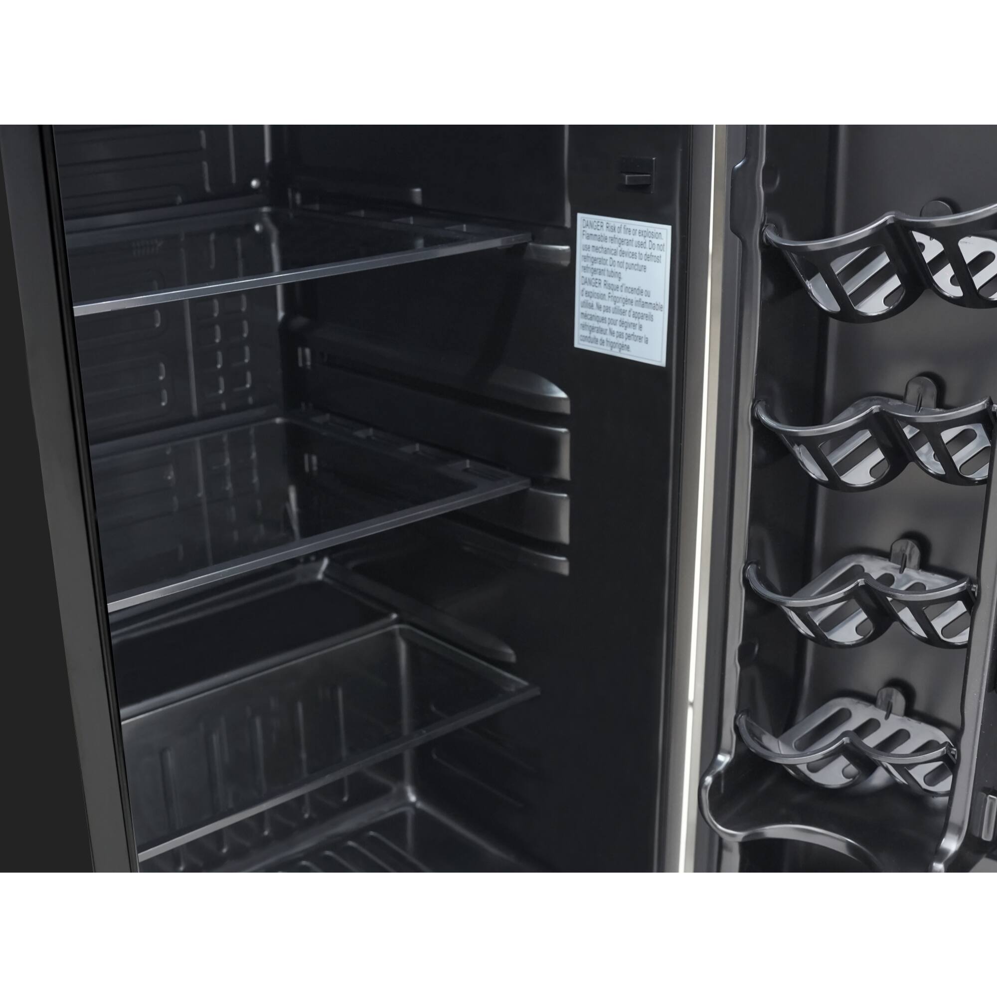 The text on the image reads: "SAIGER to i : ep Famdle i ehgrat a Uel 2e  Tetatica Sece  thgat 2e ams e MOn vgrat wmg SANGER Rour Topo monde S de k Irorgme he nhann  dioe I N - Tate grat le Spey - ond - pefbe a - hp."

The corrected text would be: "SAIGER to i : ep FAMDLE i ehgrat a Uel 2e Tetatica Sece  thgat 2e ams e MOn vgrat wmg SANGER Rour Topo monde S de k Irorgme he nhann  dioe I N - Tate grat le Spey - ond - pefbe a - hp."