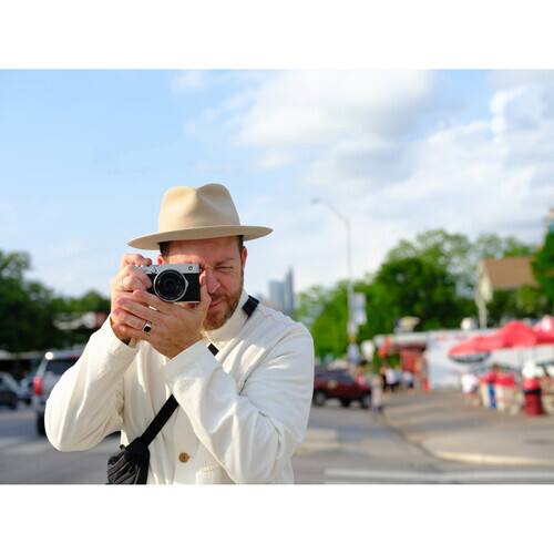 Alt View 5. Fujifilm - FUJIFILM X-E5 Mirrorless Digital Camera (Silver), 64GB Memory Card - Silver.