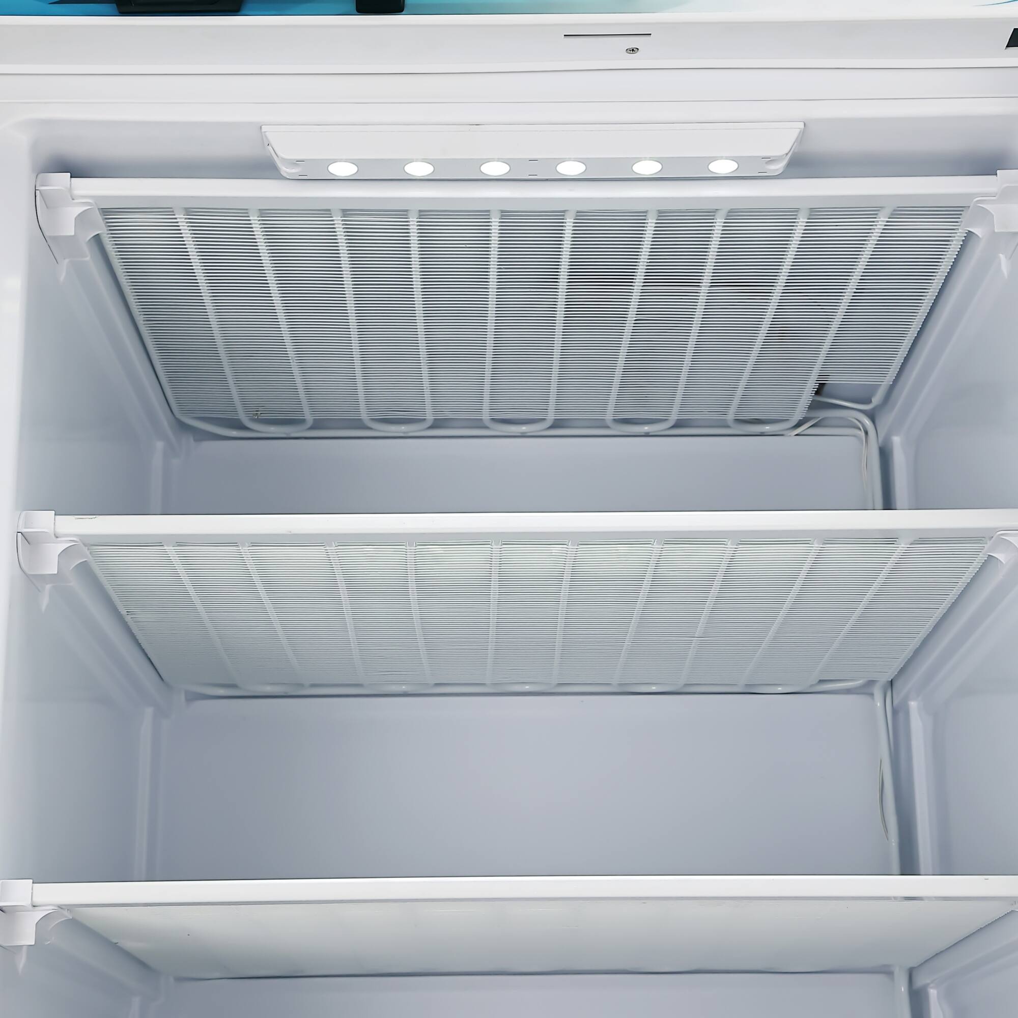 Alt View 7. Koolmore - 21 Cu. Ft. Commercial  Freezer with Glass Door in White - Manual Defrost (KM-FMD20WGD) - White.