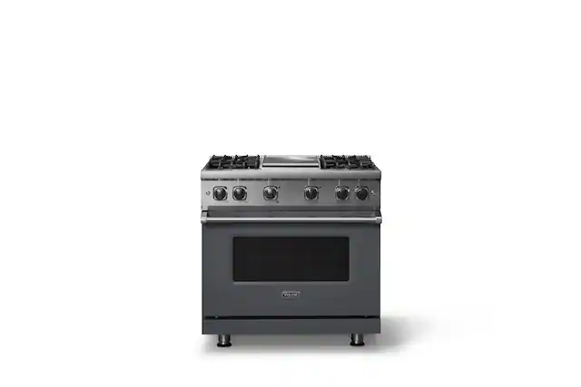 Front. Viking - 5.1 Cu. Ft. 36"W Freestanding LP Gas Sealed 4 Burner Range with Griddle - Cast Black.