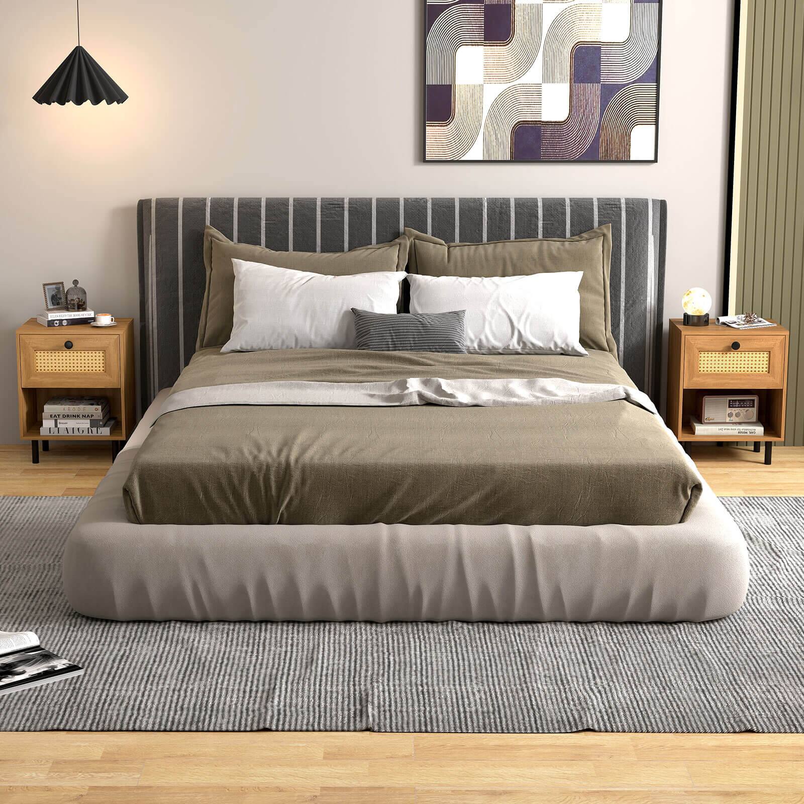 The text on the image is:

- "H .. ... Ca .. - Hudi TAURL - I I"