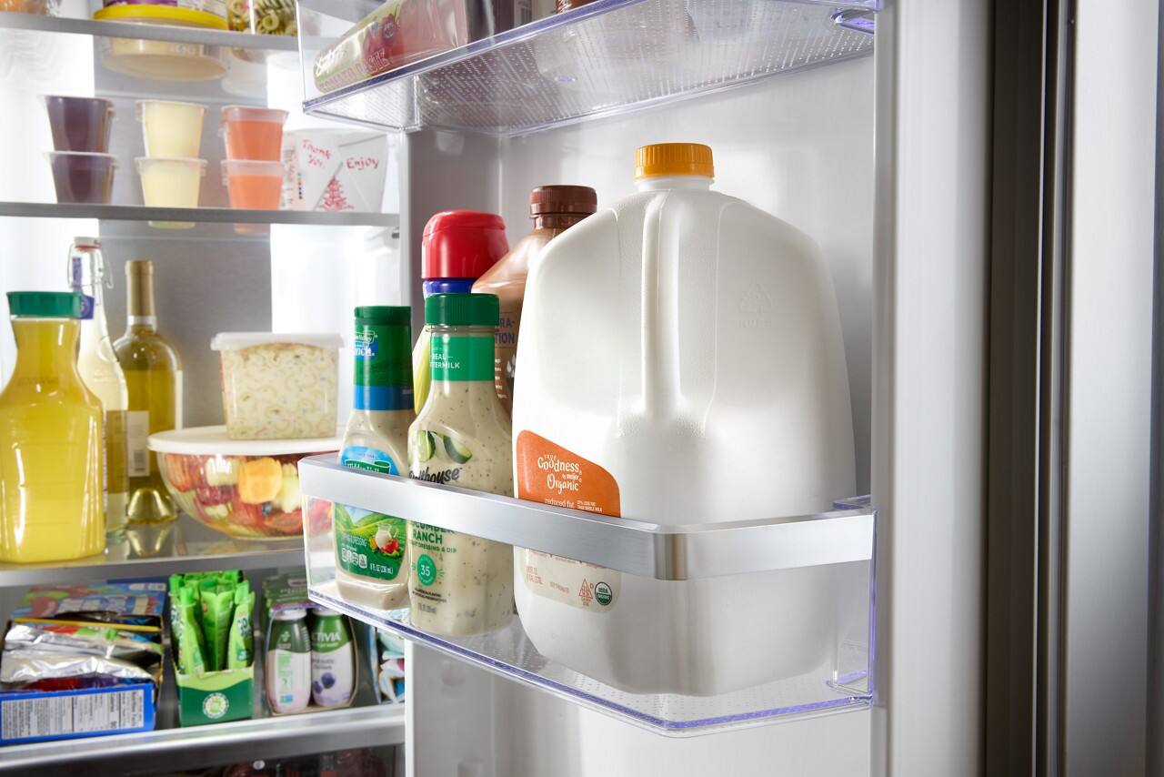 Sure, here is the corrected text:

"Thank you. Enjoy your meal. BAI TRMLK RA TION RO05 Mm thouse NLF Godness, waie, Organic informed by PREEIK RANCH - a DIP ES 35 m - TIVIA"