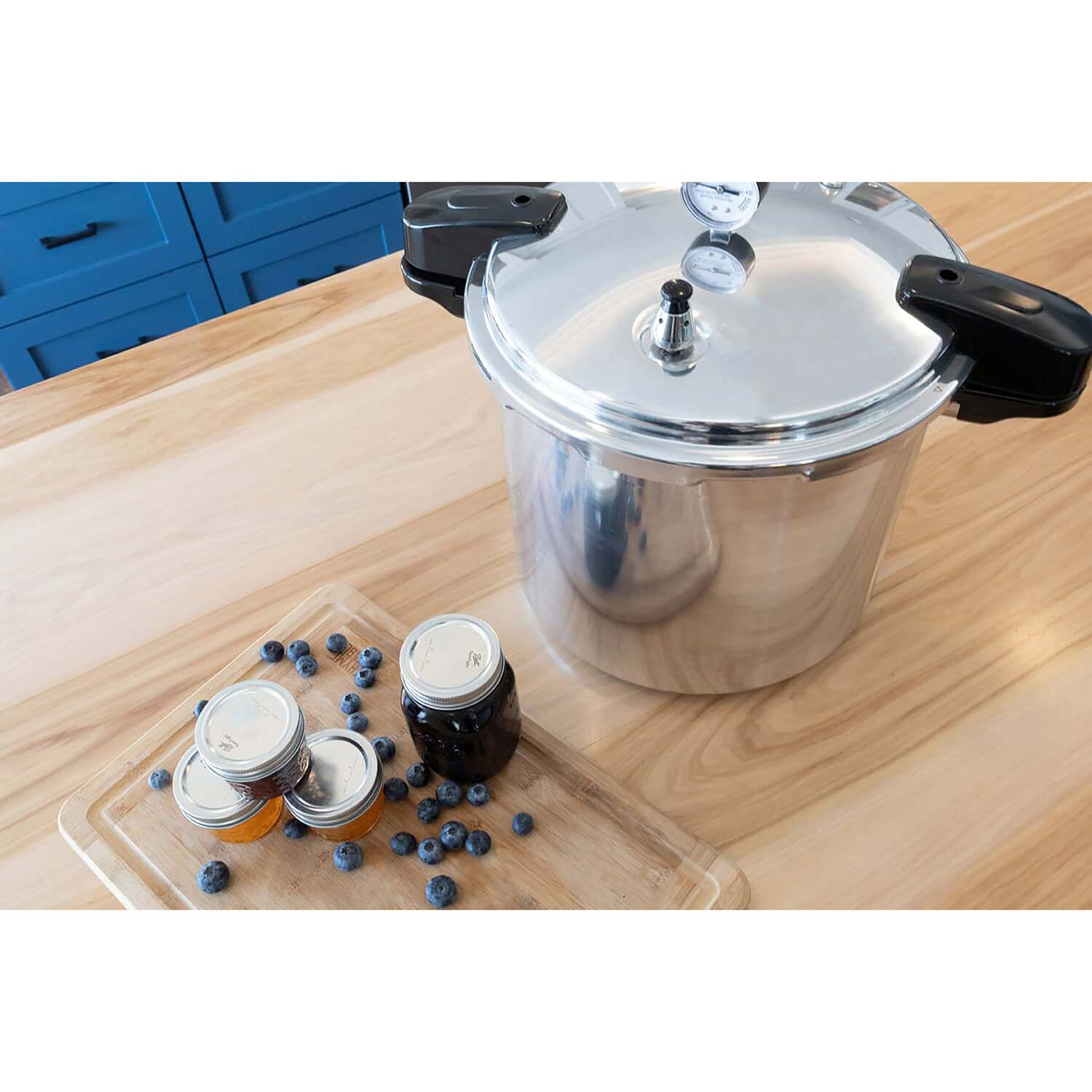 Back. Nesco - Manual Pressure Canner 16.9 Qt. - Silver.