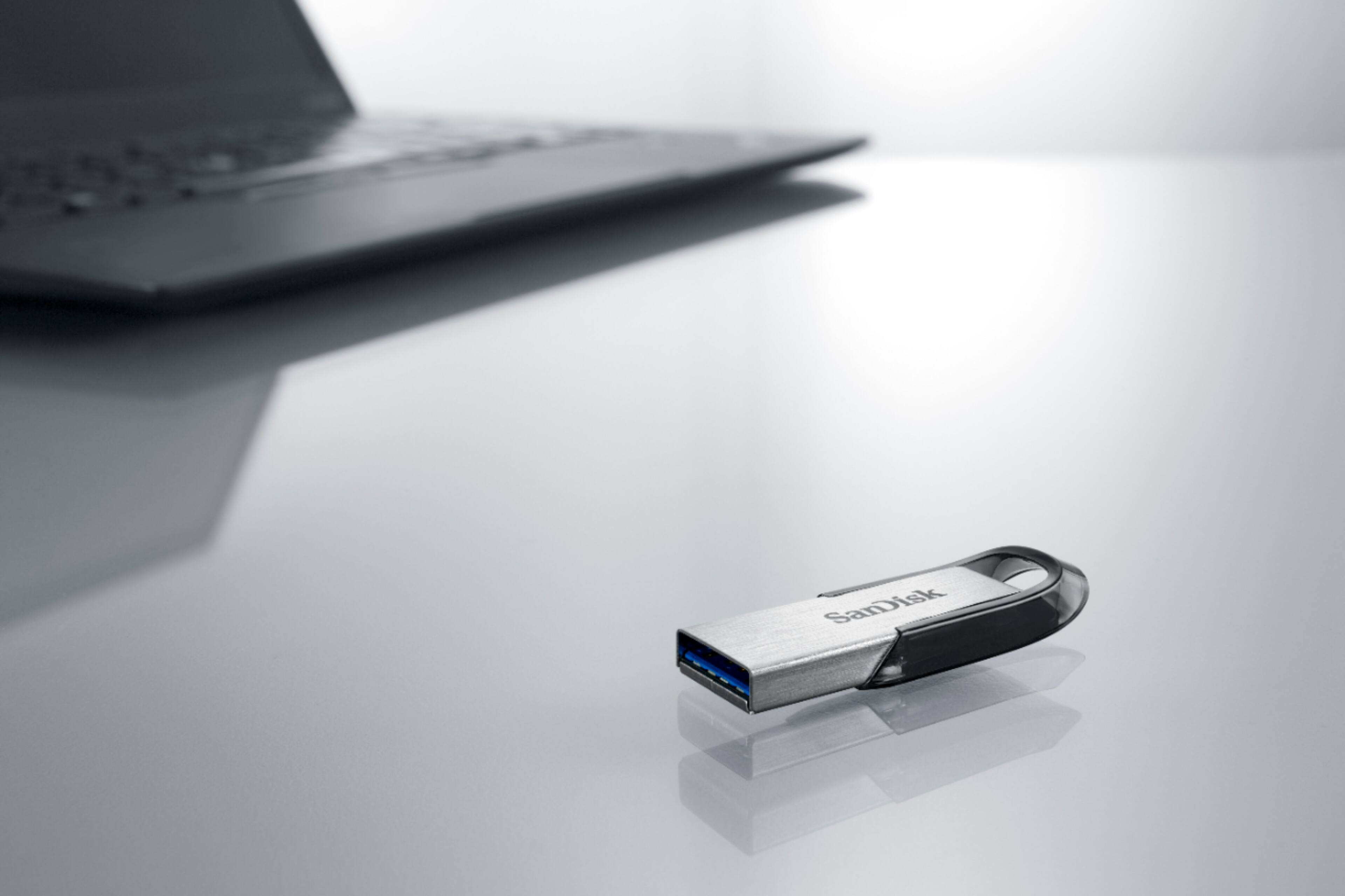 Alt View 13. SanDisk - Ultra Flair 64GB USB Type A Flash Drive - Brushed Silver/Black.