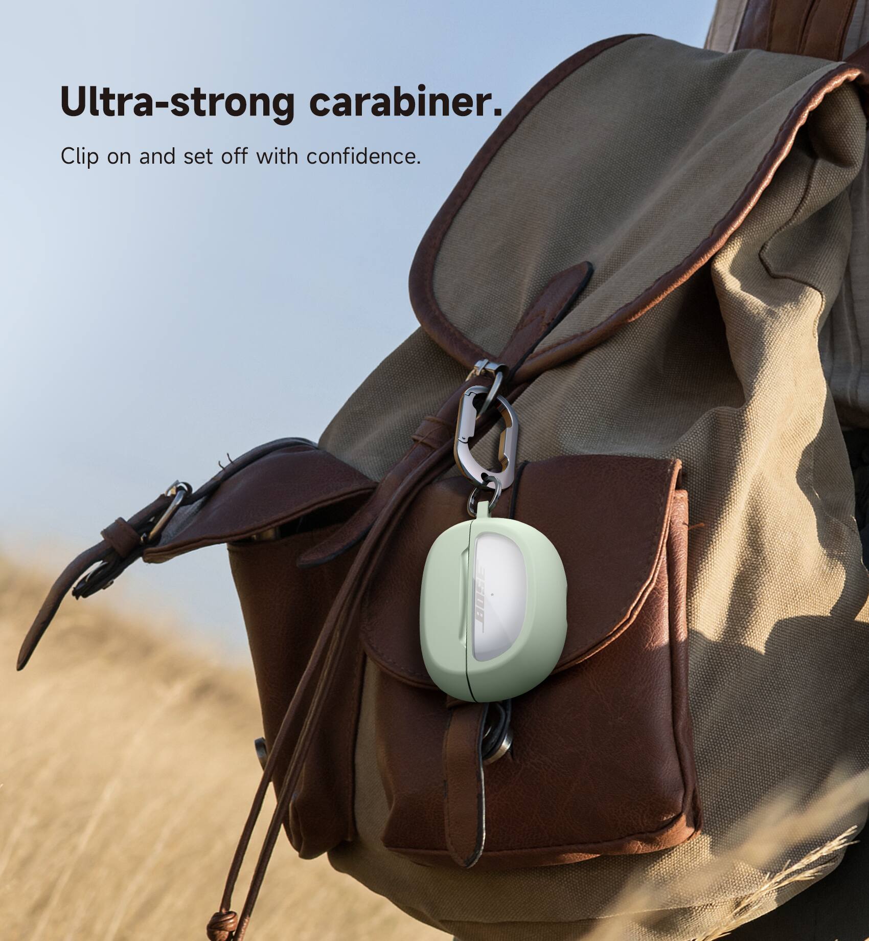 Ultra-strong carabiner.  
Clip on and set off with confidence.
