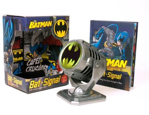 BATMAN  
HA!  
CAPED CRUSADER  
Bat-Signal  
DIE-CAST COLLECTIBLE  

BATMAN  
Bat-Signal  
Lighting the Dark Knight's Sky