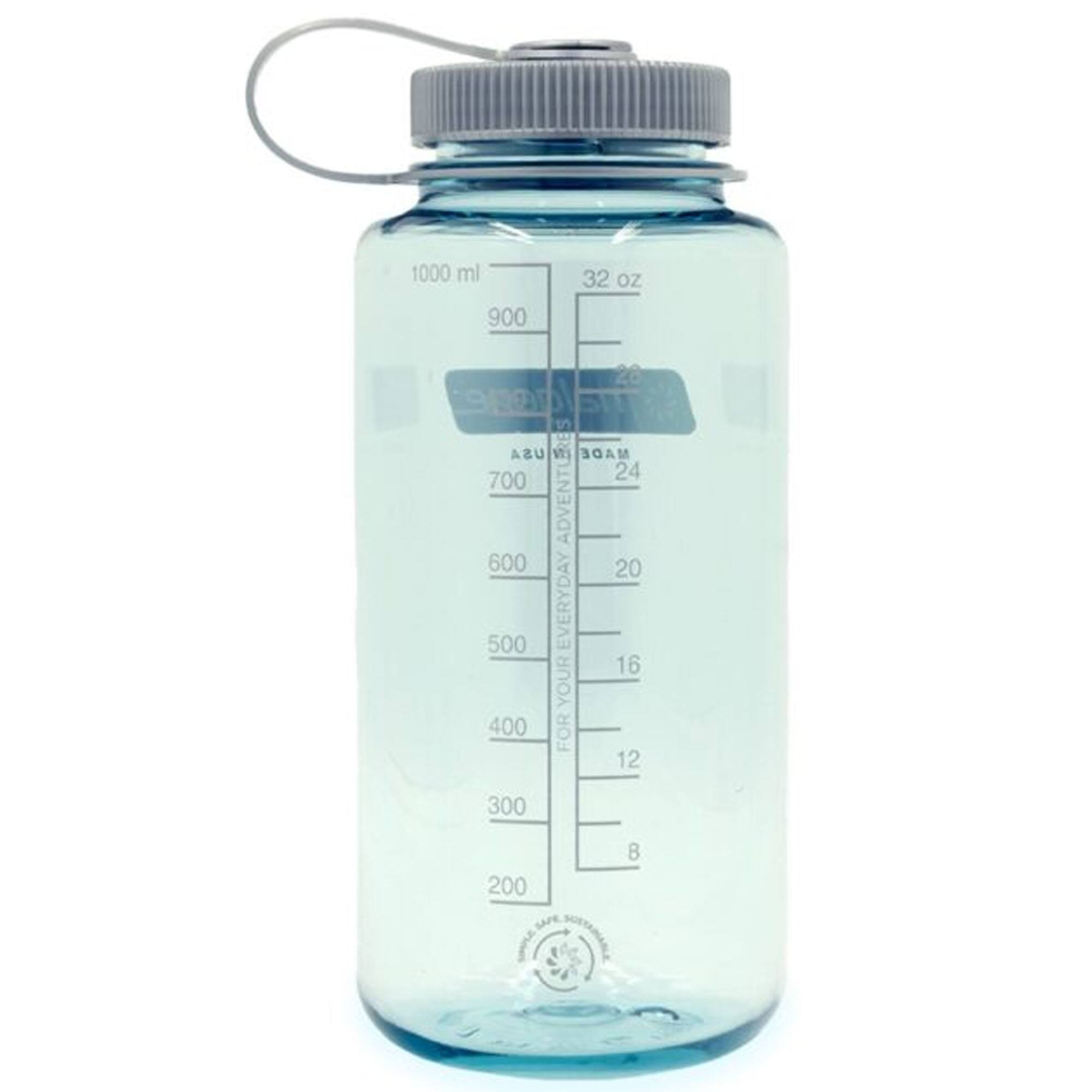 1000 ml  
32 oz  

900  
700  
600  
500  
400  
300  
200  

24  
20  
16  
12  
8  

AZU  
MADE IN USA  

FOR YOUR EVERYDAY ADVENTURE