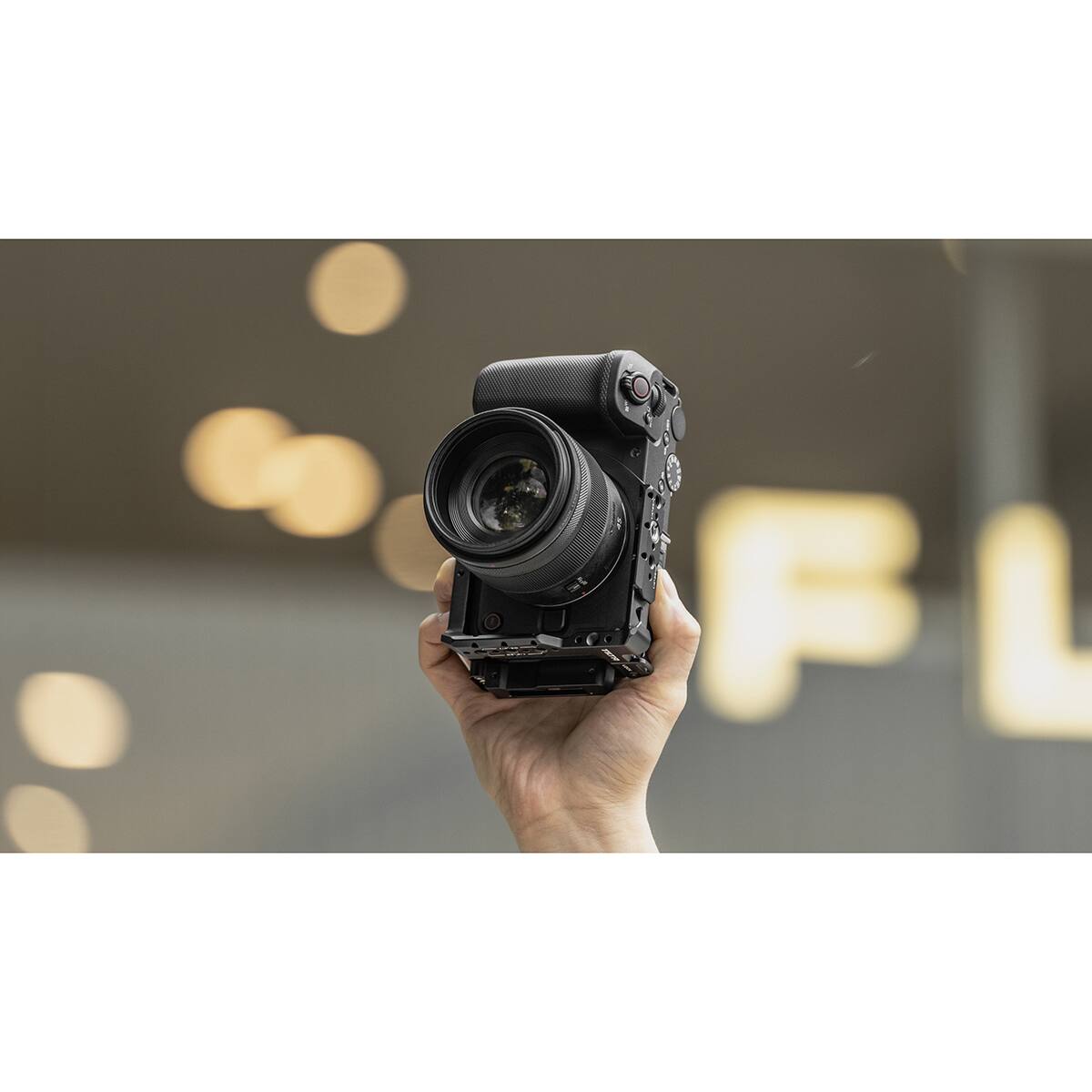 Alt View 5. Tilta - Tilta Half Camera Cage for Canon R6 V, Black.