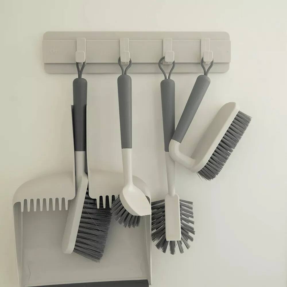 Angle. OU - Wall Mounted Hook Rack, Multipurpose Self Adhesive Rack with 4 Sliding Hooks Space-Saving Laundry & Kitchen Organization - Beige.