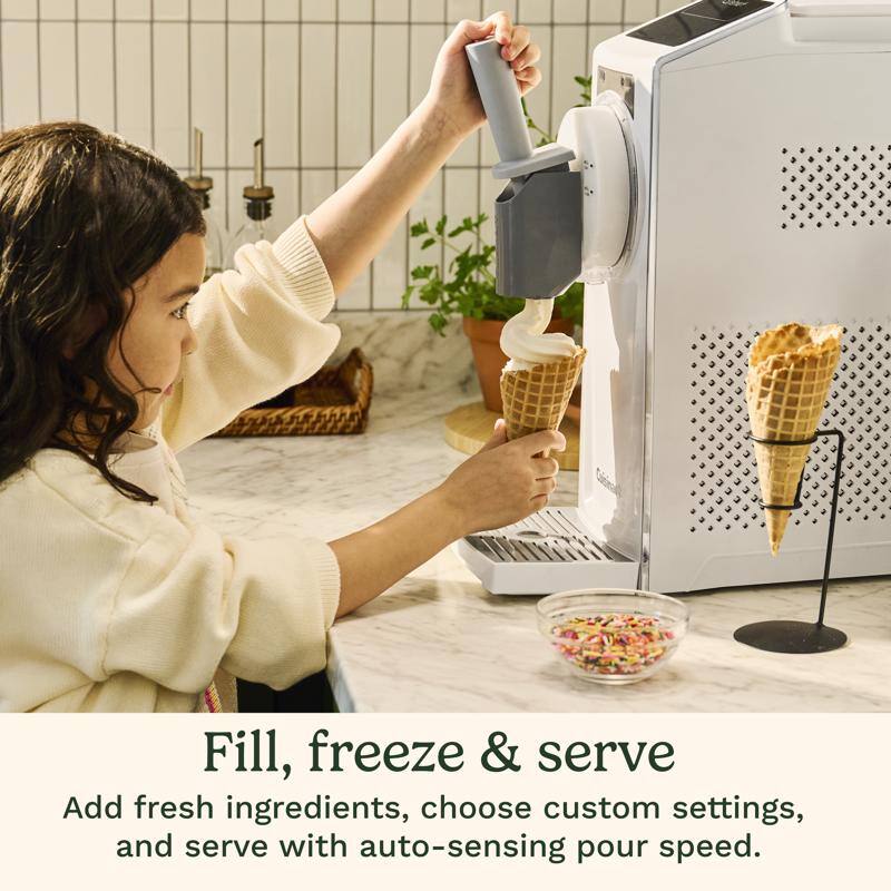 Fill, freeze & serve  
Add fresh ingredients, choose custom settings, and serve with auto-sensing pour speed.