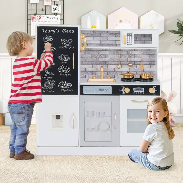 Today's Menu  
- Chili Peppers  
- Onion  
- Oregano  
- Pineapple  
- Tomatoes  
- Pepperoni