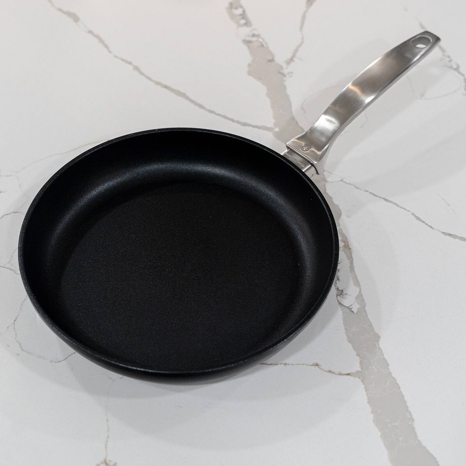 Alt View 2. Swiss Diamond - CHD Nonstick Fry Pan, 9.5-Inch - Black.