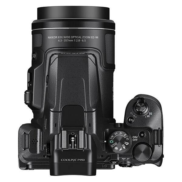 NIKKOR 83X WIDE OPTICAL ZOOM ED VR  
4.3-357mm 1:2.8-6.5  
COOLPIX P950  
MF AF  
T Fn  
5 W S A P M  
ON/OFF  
SCENE  
DD